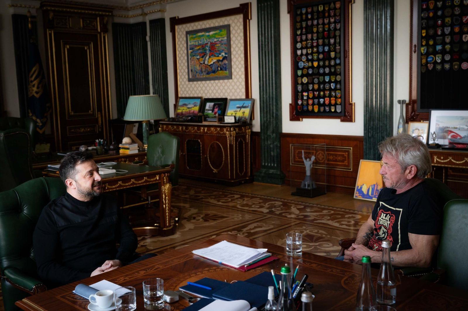 Sean Penn opuścił oscarową galę. Miał ważny powód.