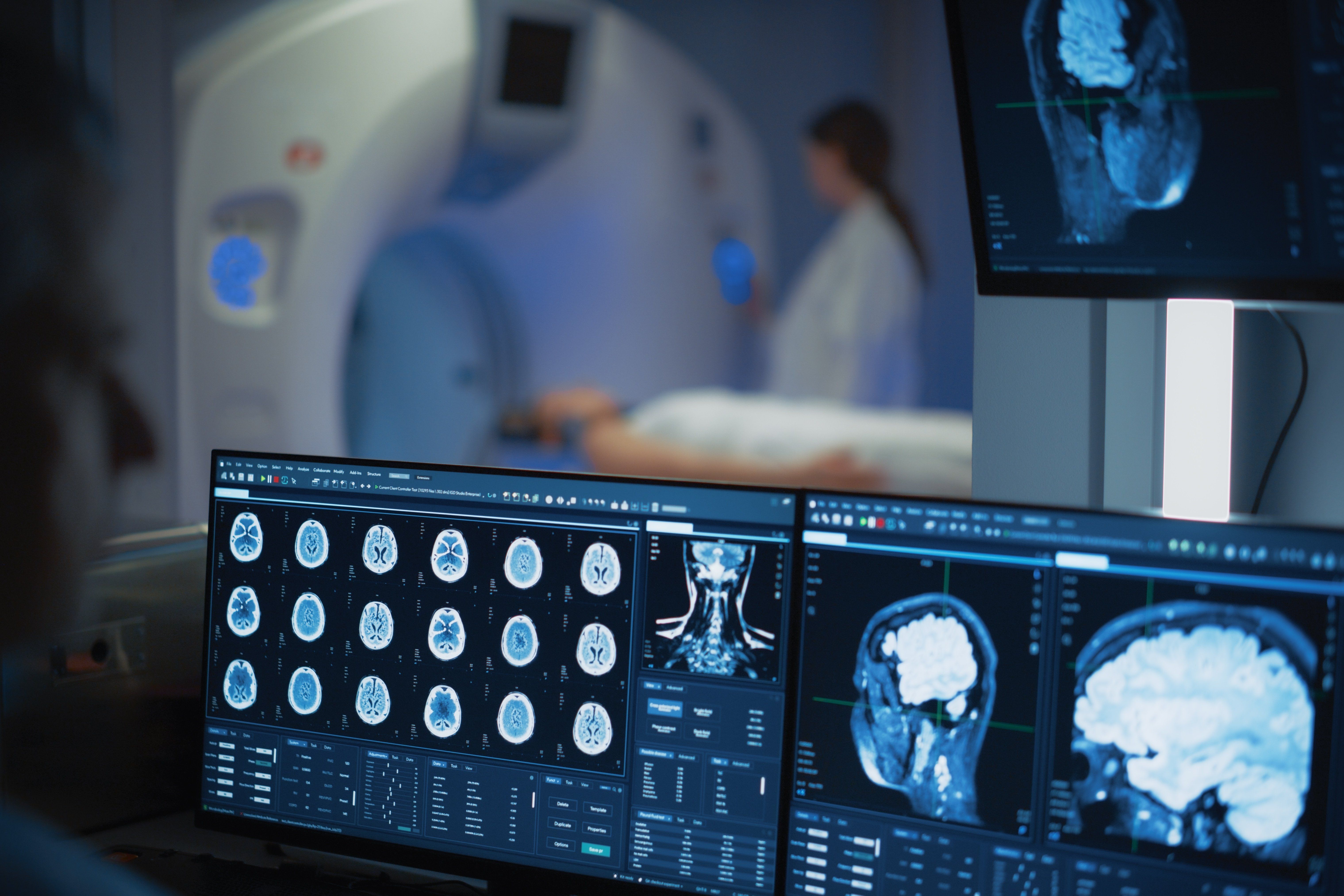 Medical,Hospital,Research,Lab:,Male,Medical,Scientist,Using,Computer,With
