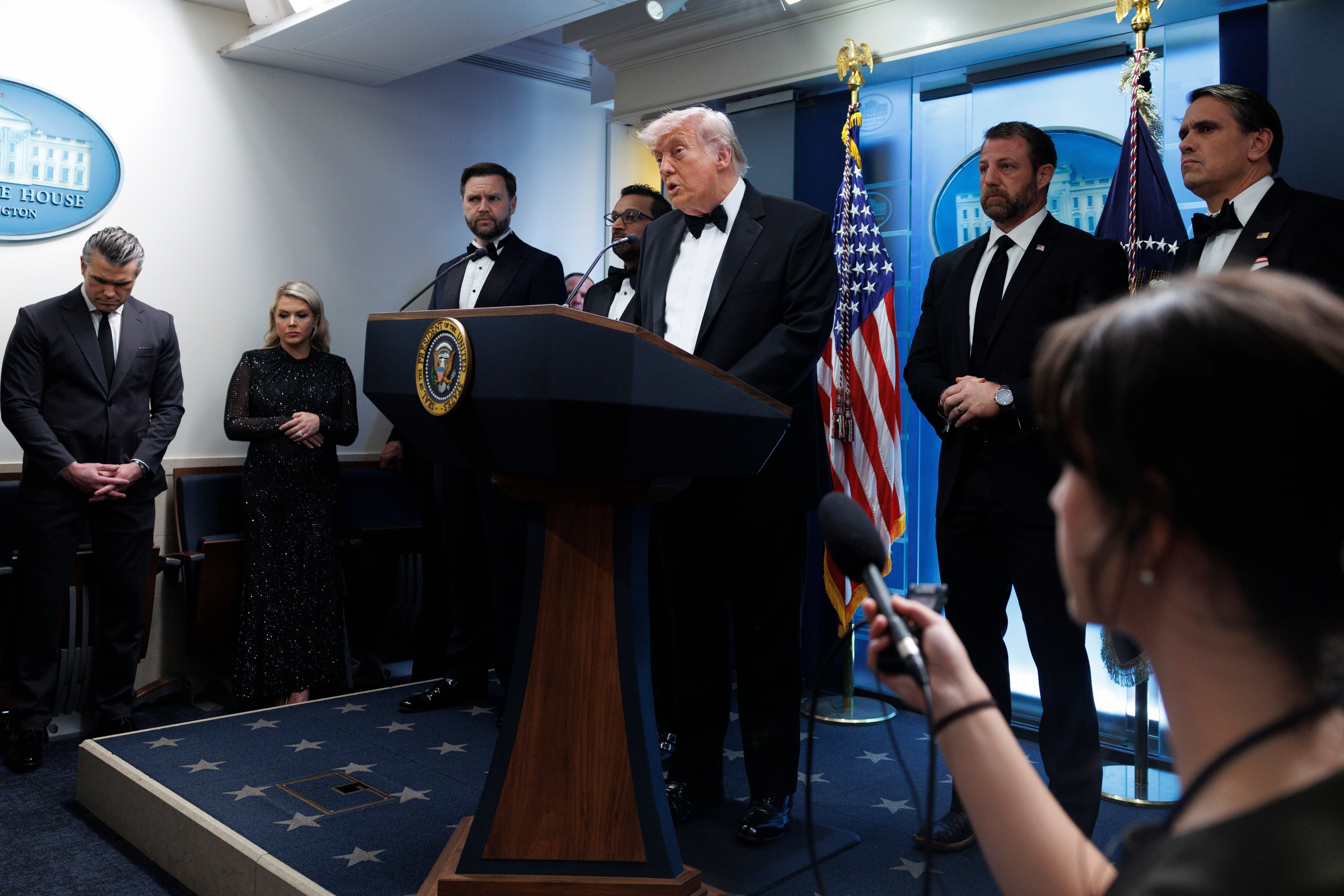 Donald Trump przemawia po strzelaninie.