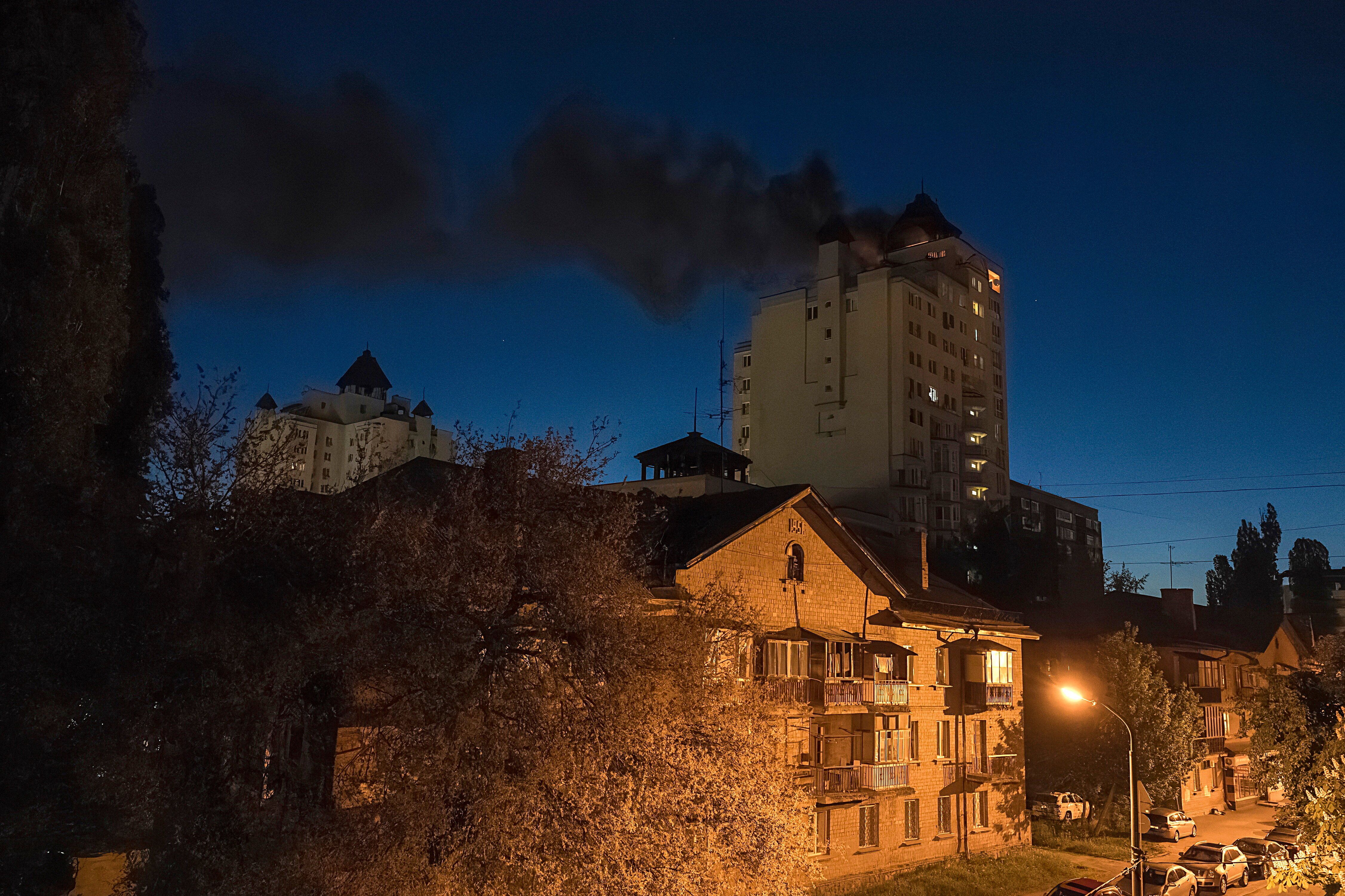 Russian drone strikes on Kyiv resume as 3-day ceasefire ends