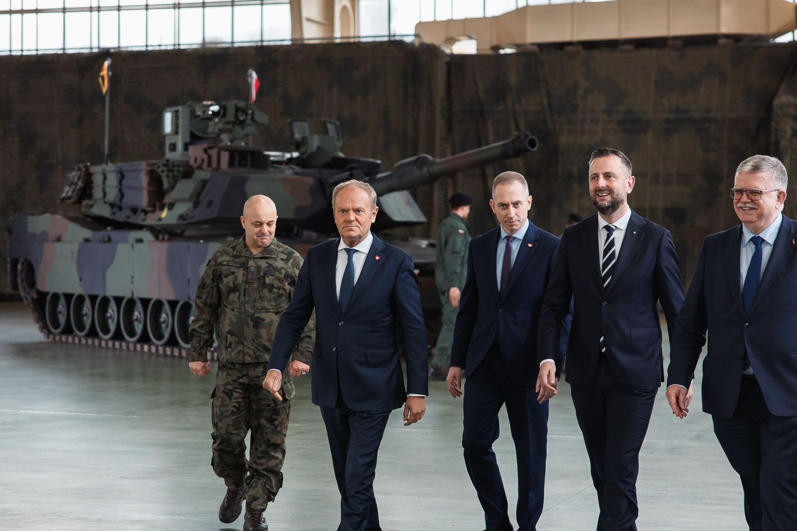 18-maja-podpisano-umowe-na-obslugi-silnikow-do-czolgow-abrams-w-wojskowych-zakladach-lotniczych-nr-1-cezary-tomczyk