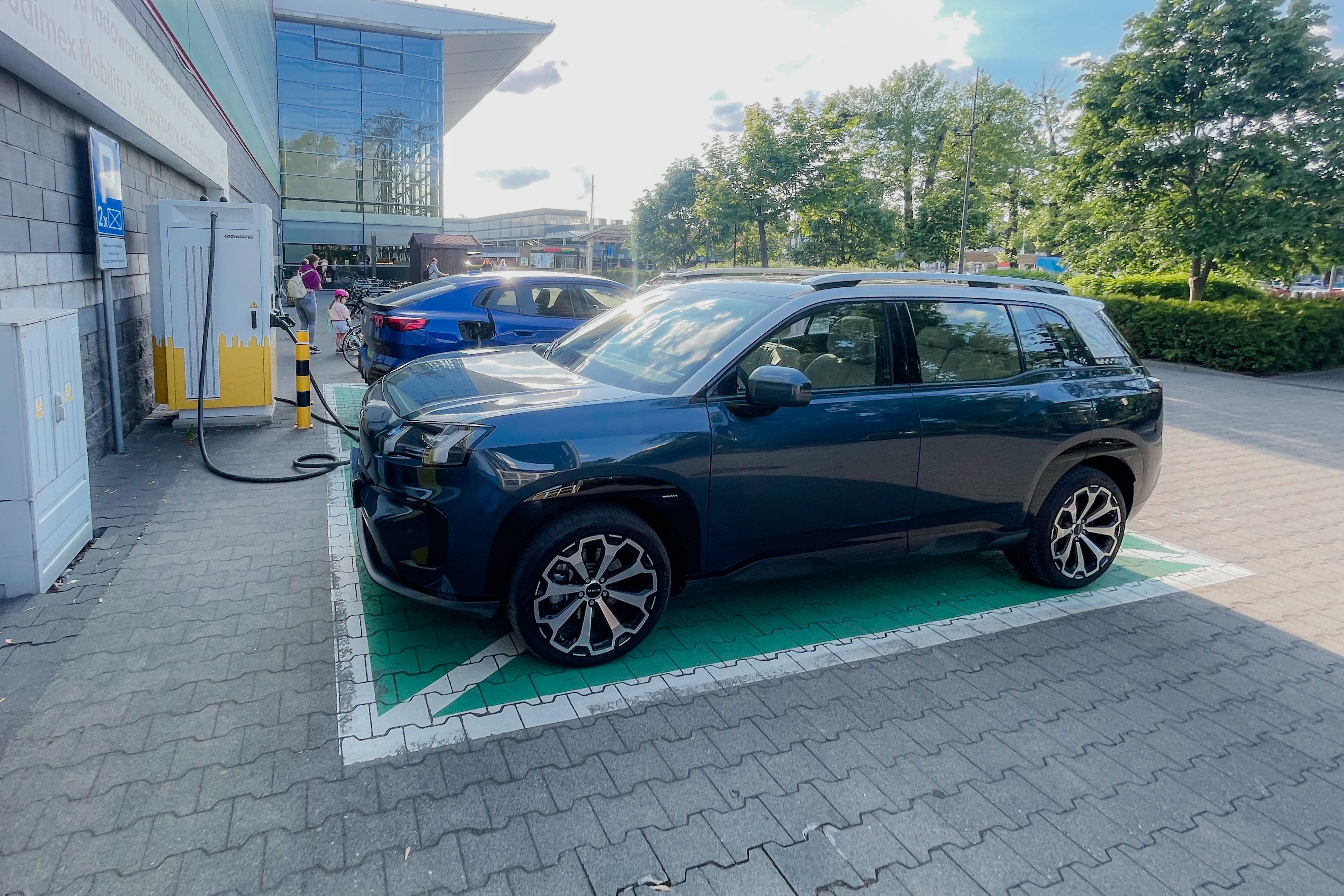 Ładowanie auta elektrycznego to czasem katorga.