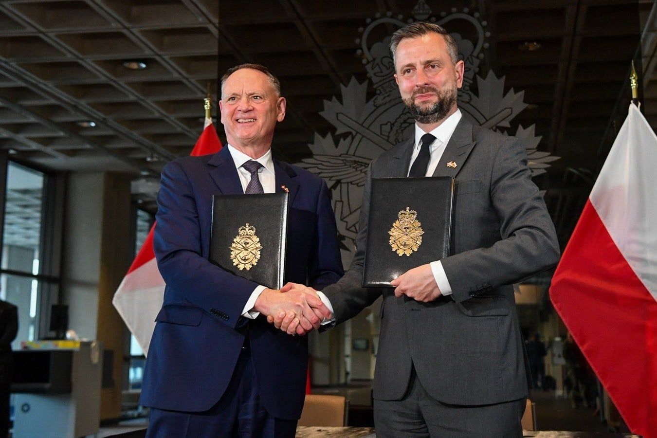 Współpraca wojskowa Polski i Kanady. Kosiniak-Kamysz i McGuinty rozmawiali o SAFE.