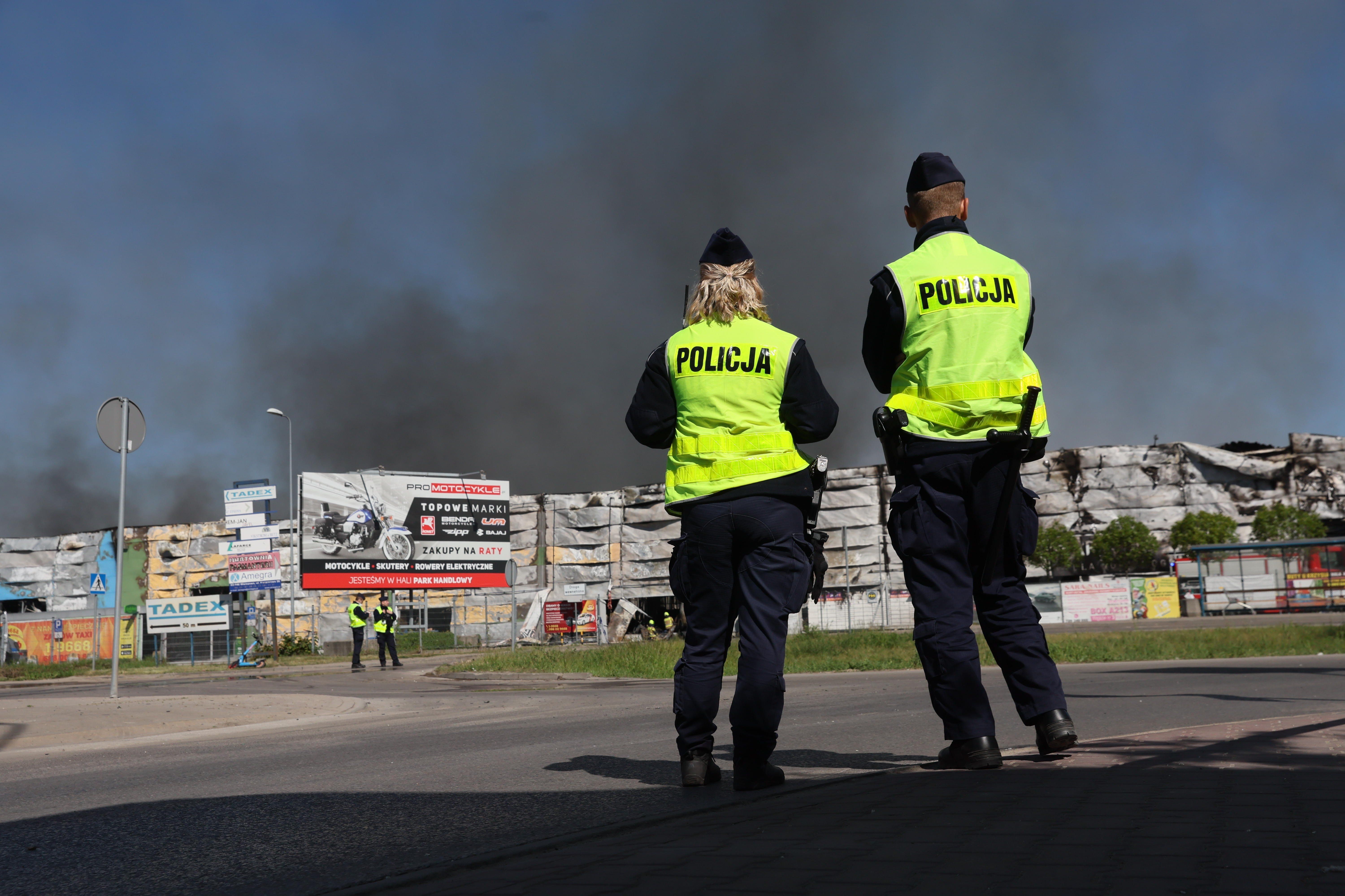 PISM publikuje białą księgę rosyjskich aktów dywersji i sabotażu. Na zdj. pożar kompleksu handlowego przy ul. Marywilskiej 44 w Warszawie (12.05.2024).