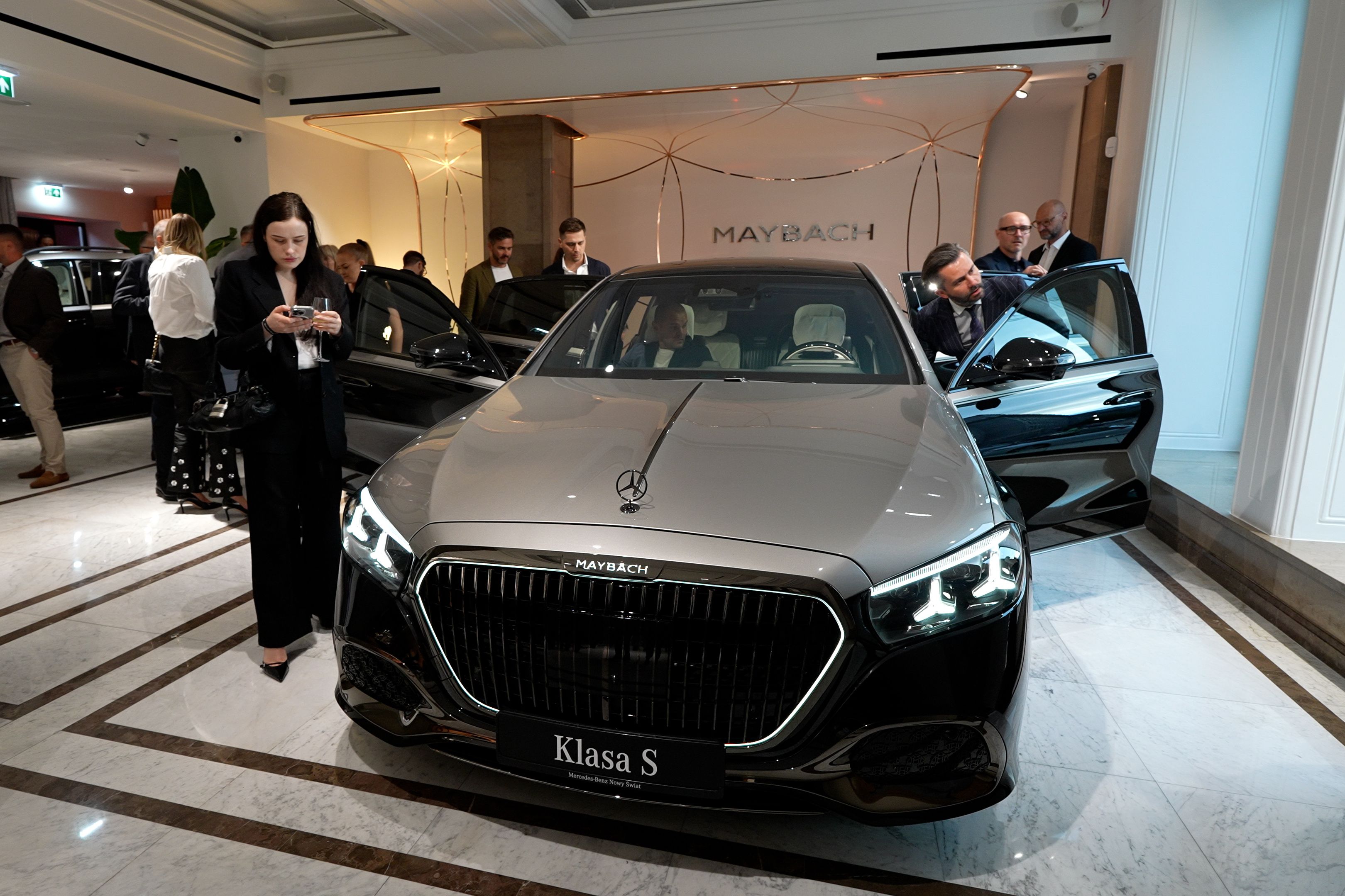 Gwiazda zagościła na warszawskich salonach. Pierwszy taki showroom Maybacha w Europie