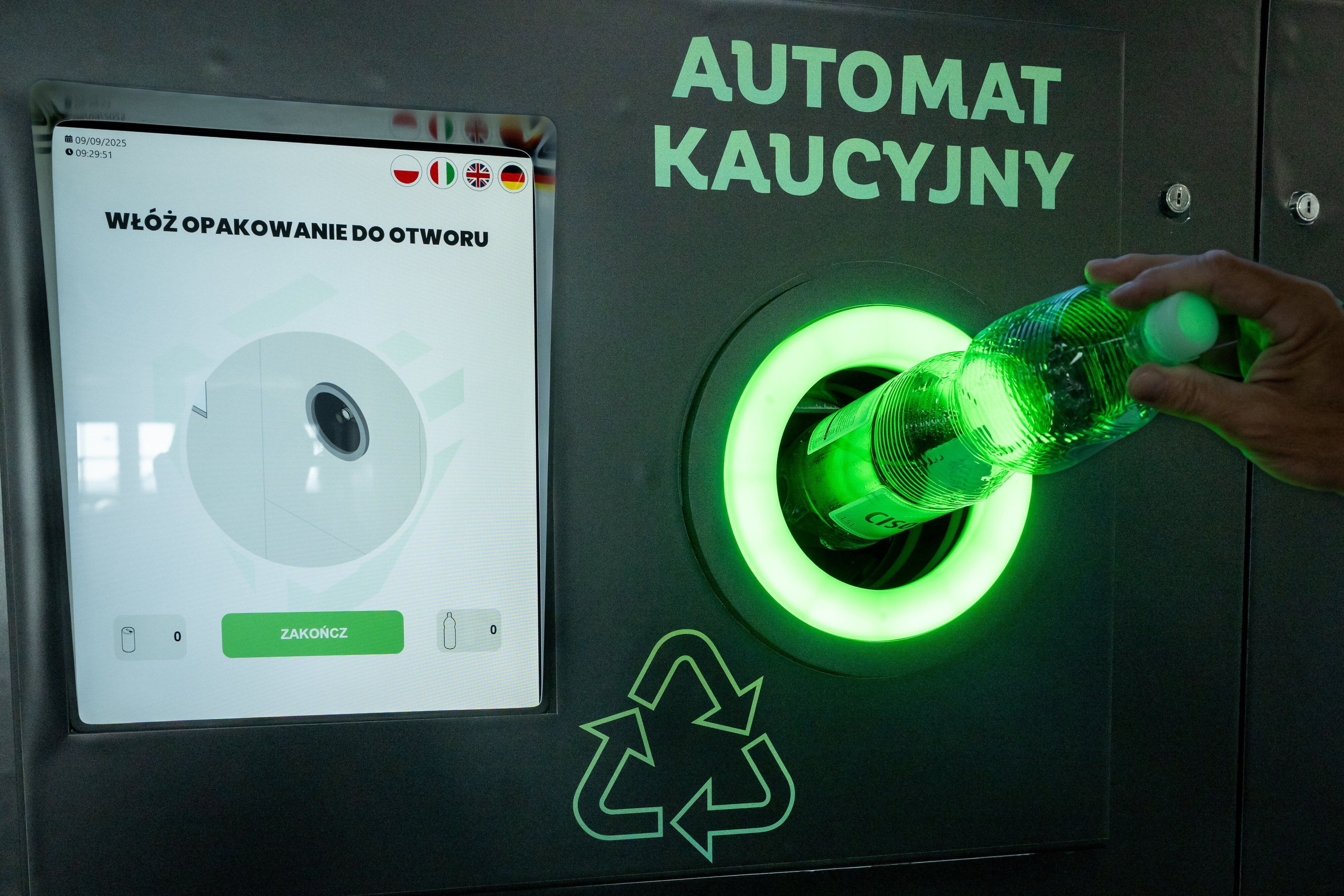 Kaucja od butelek może być objęta podatkiem dochodowym – przekazało MF