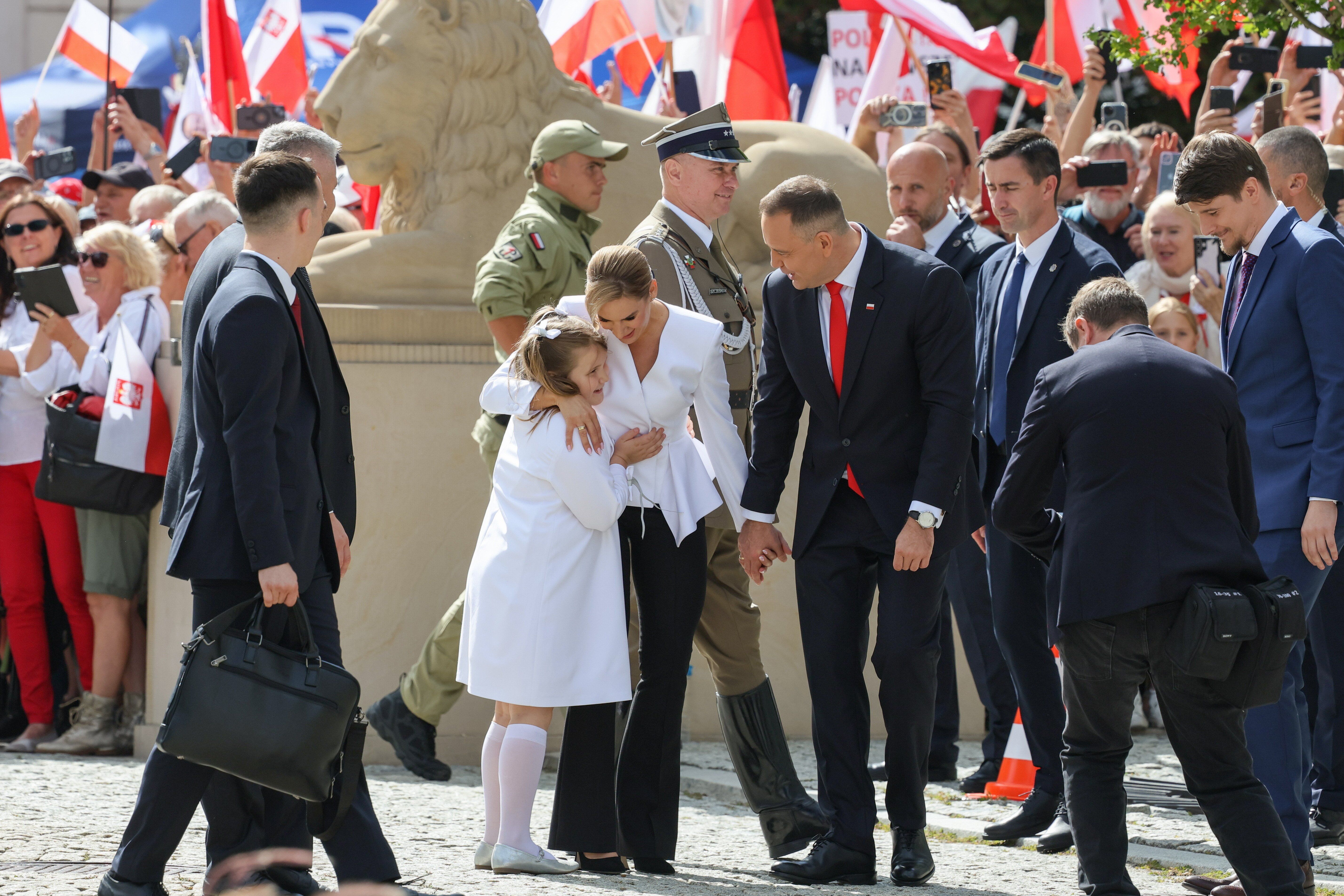 wejście nowej pary prezydenckiej do Pałacu Prezydenckiego