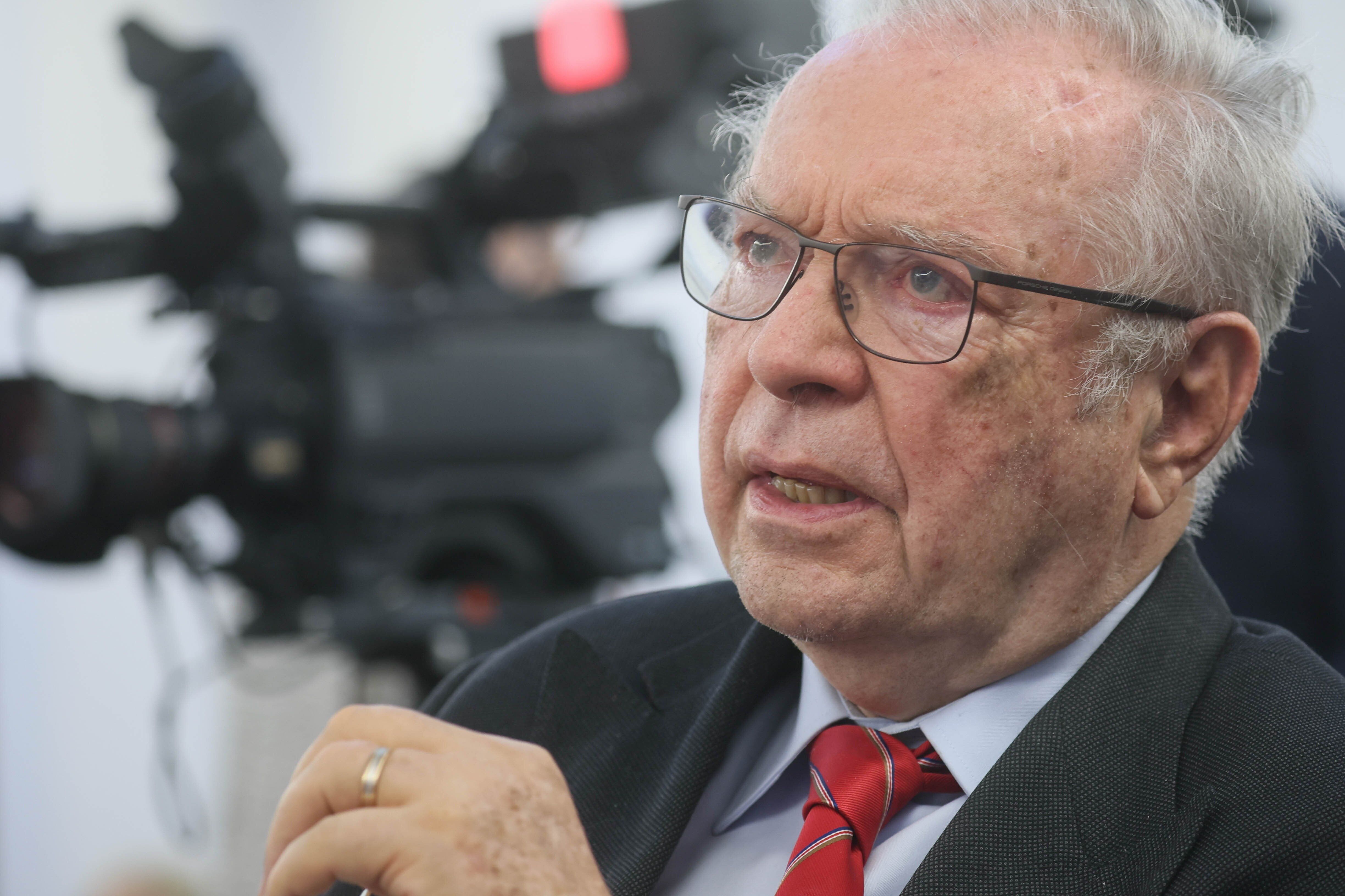 Krzysztof Zanussi miał wypadek na planie filmowym.