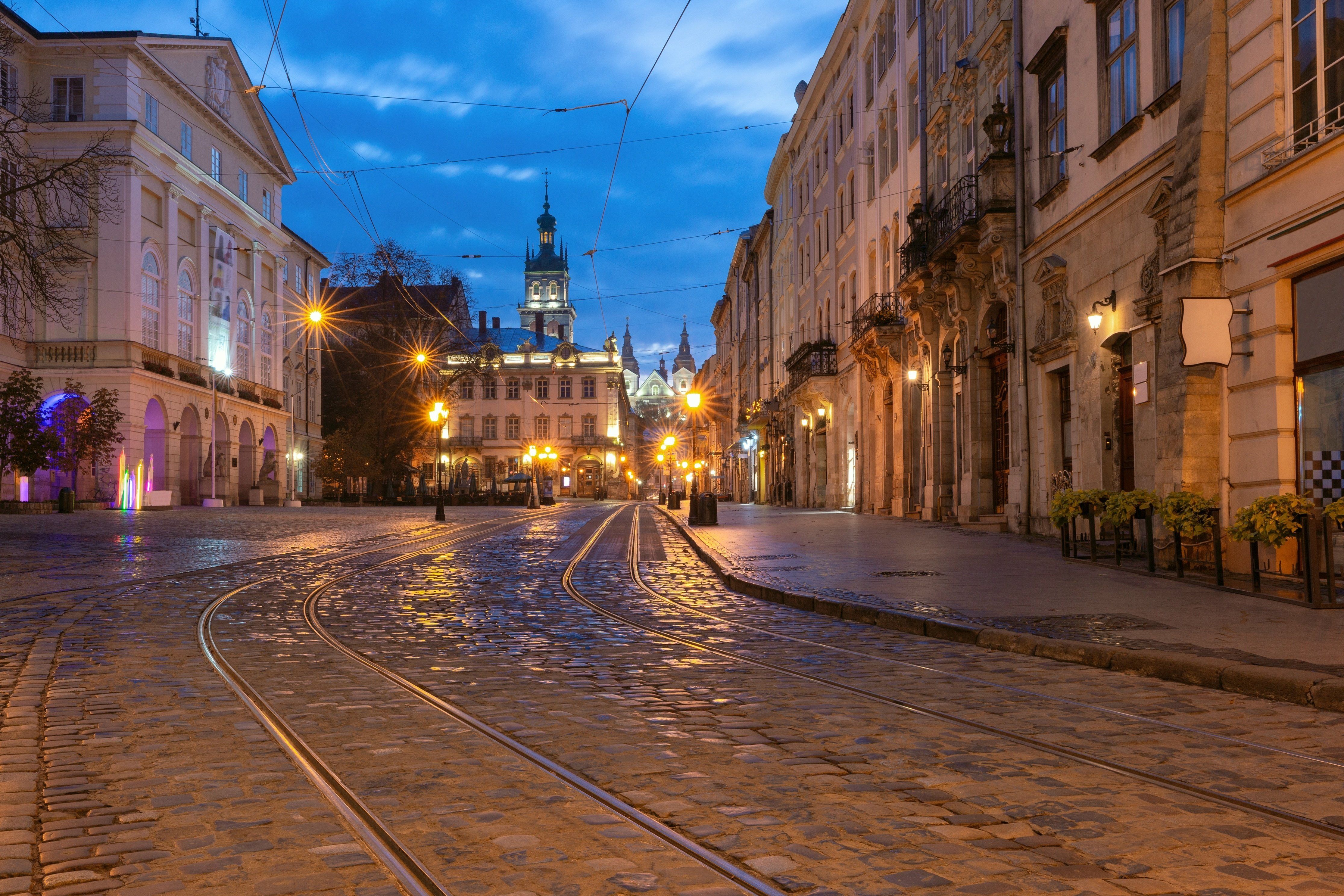 Historic,Buildings,And,Cafes,On,Market,Square,In,Lviv,,Ukraine,