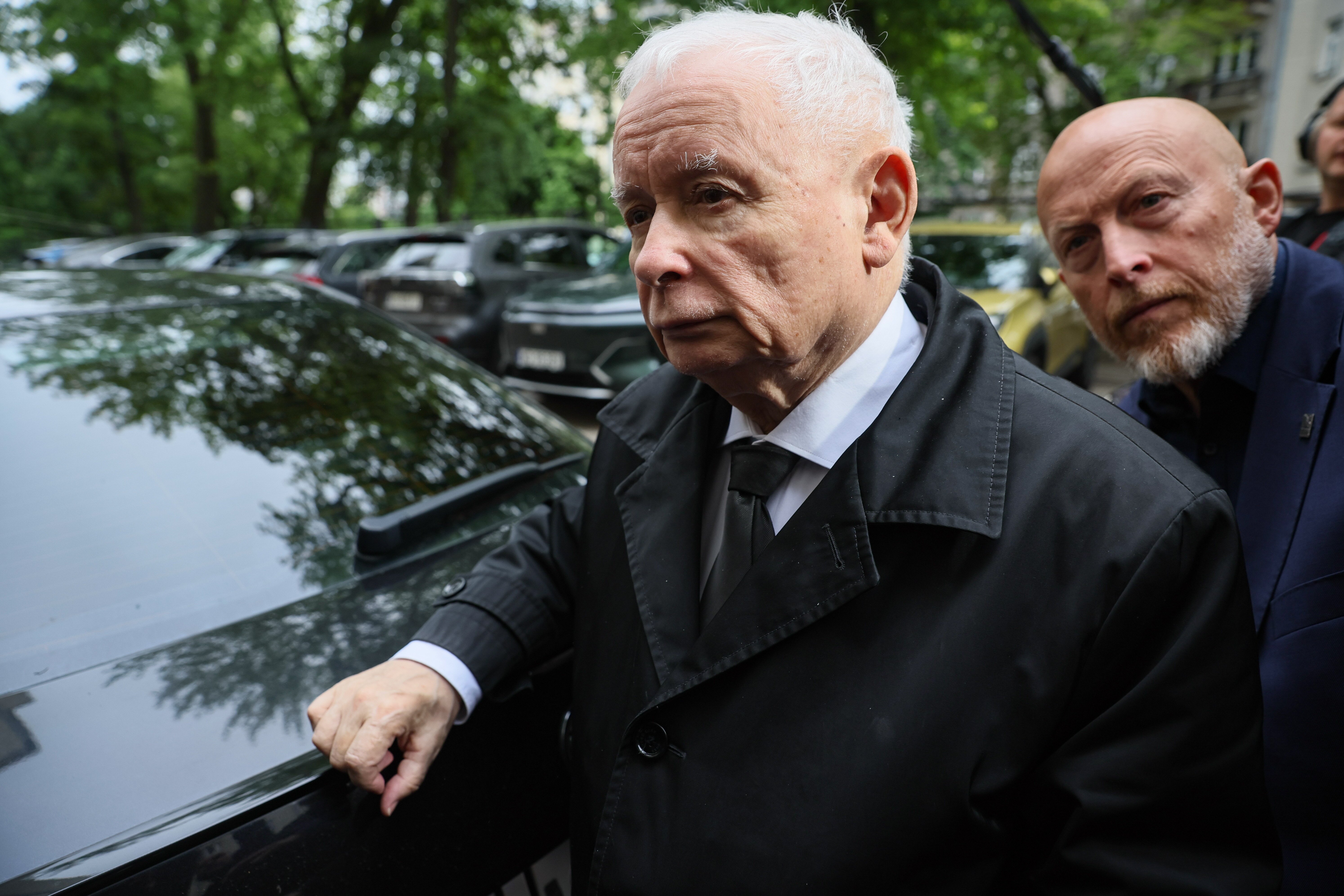 Jarosław Kaczyński przesłuchiwany w sprawie tzw. dwóch wież. Polityk opuścił prokuraturę.