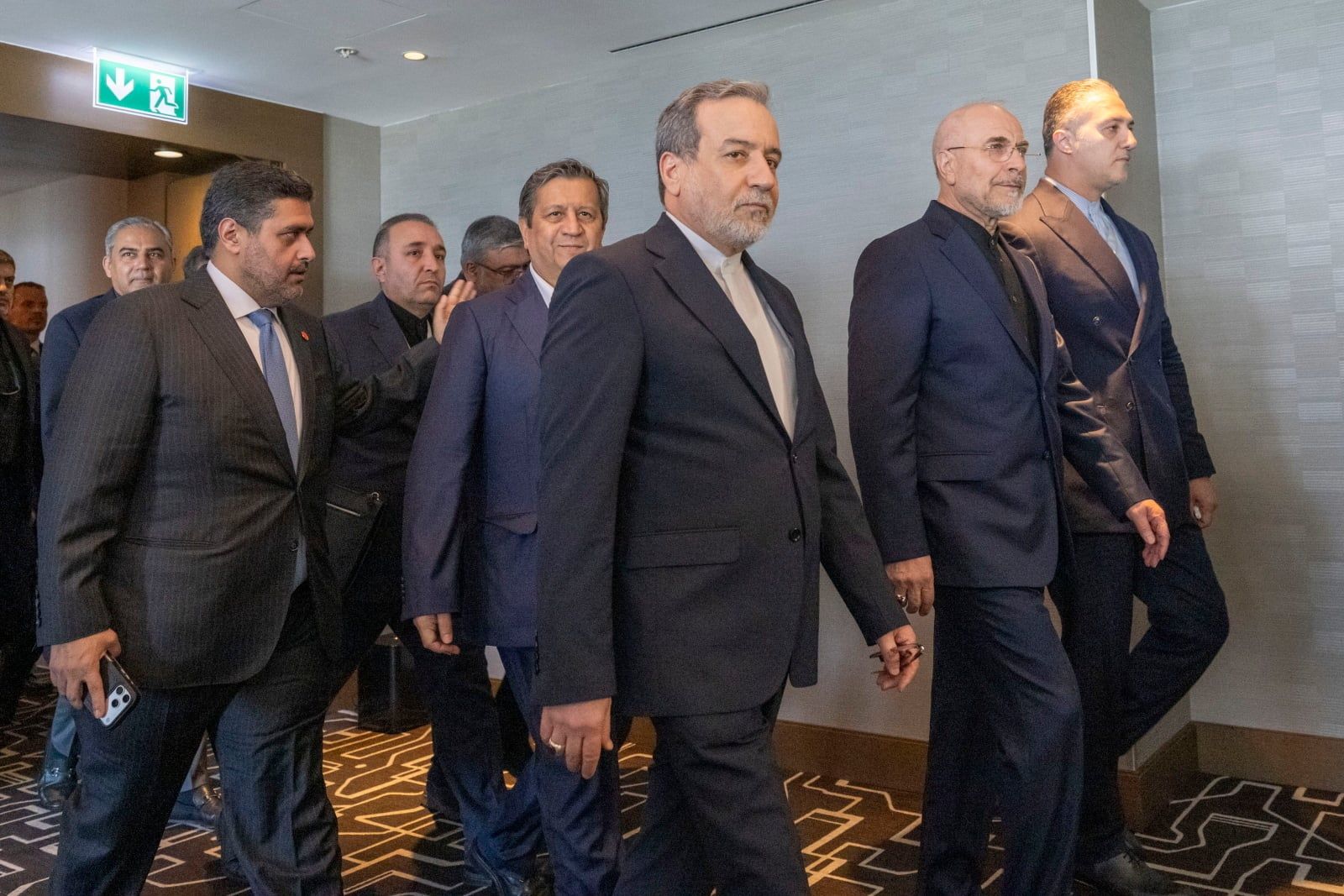 US and Iranian officials meet in Obbuergen for negotiations