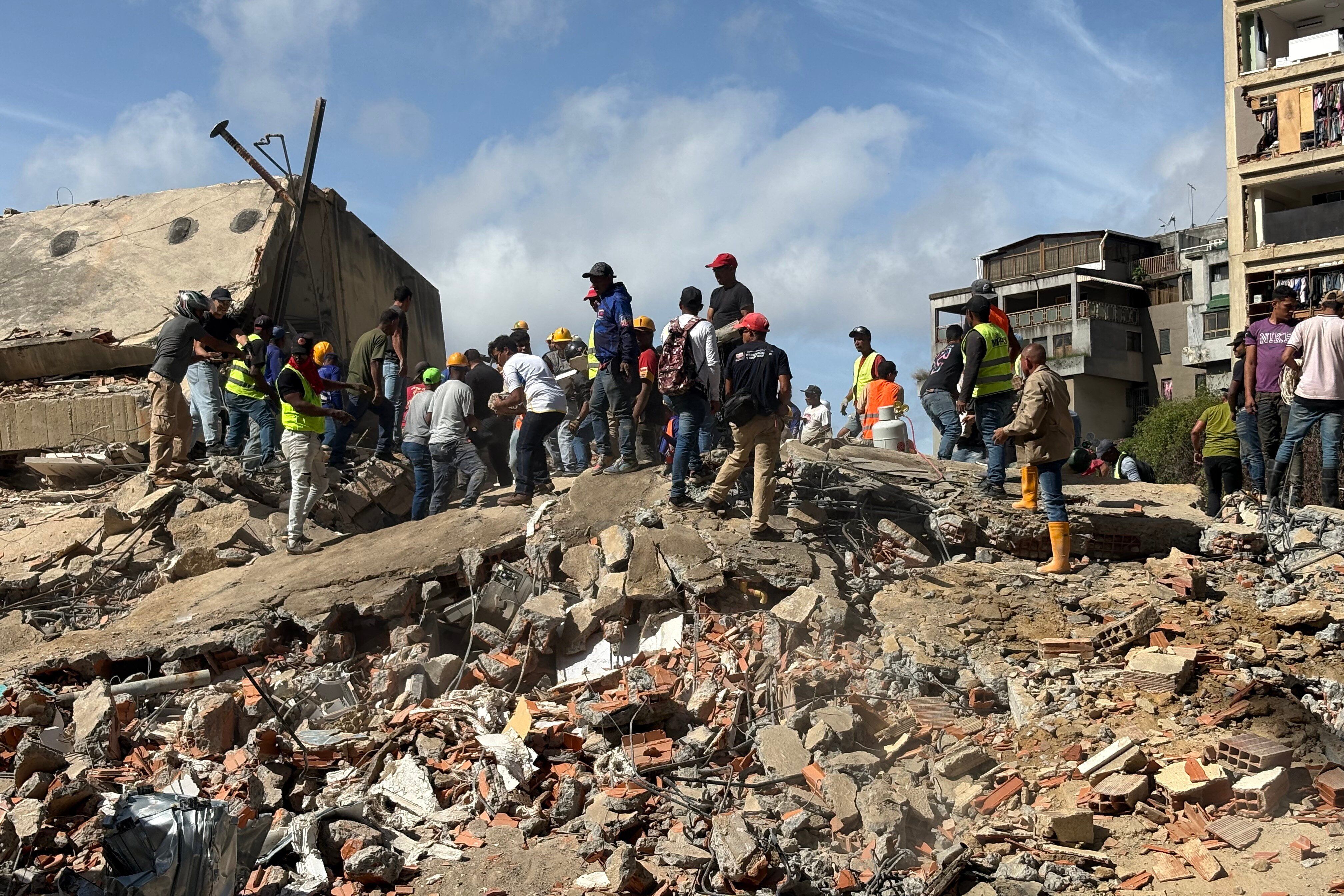 Rescue operations after 7.2 and 7.5 magnitude earthquakes in Caracas