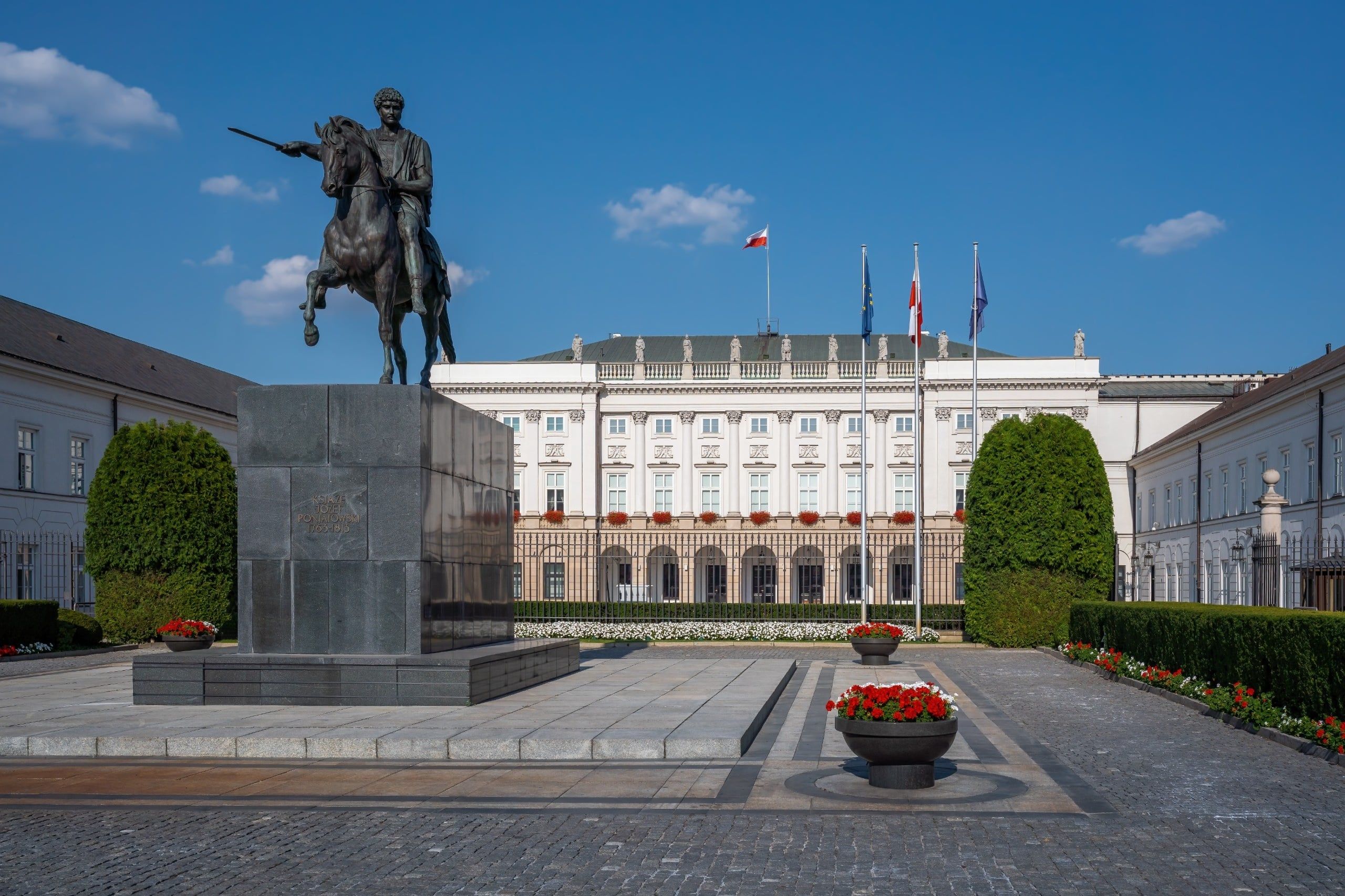 Warsaw,,Poland,-,Aug,27,,2019:,Presidential,Palace,And,Jozef