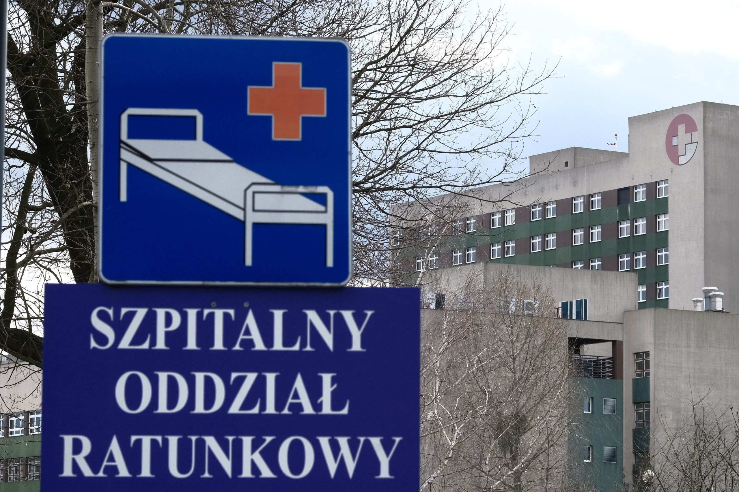 Lekarz bez specjalizacji na SOR? To legalne pod pewnymi warunkami.