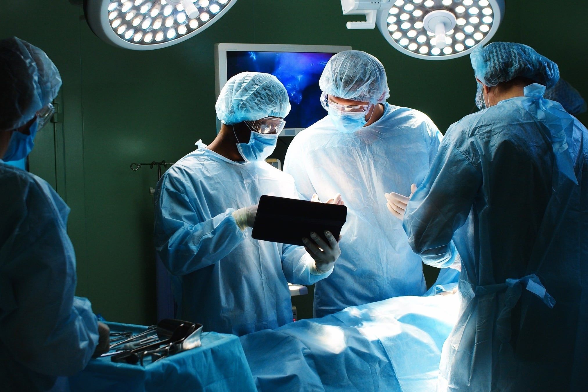 lekarze, szpital, operacja
