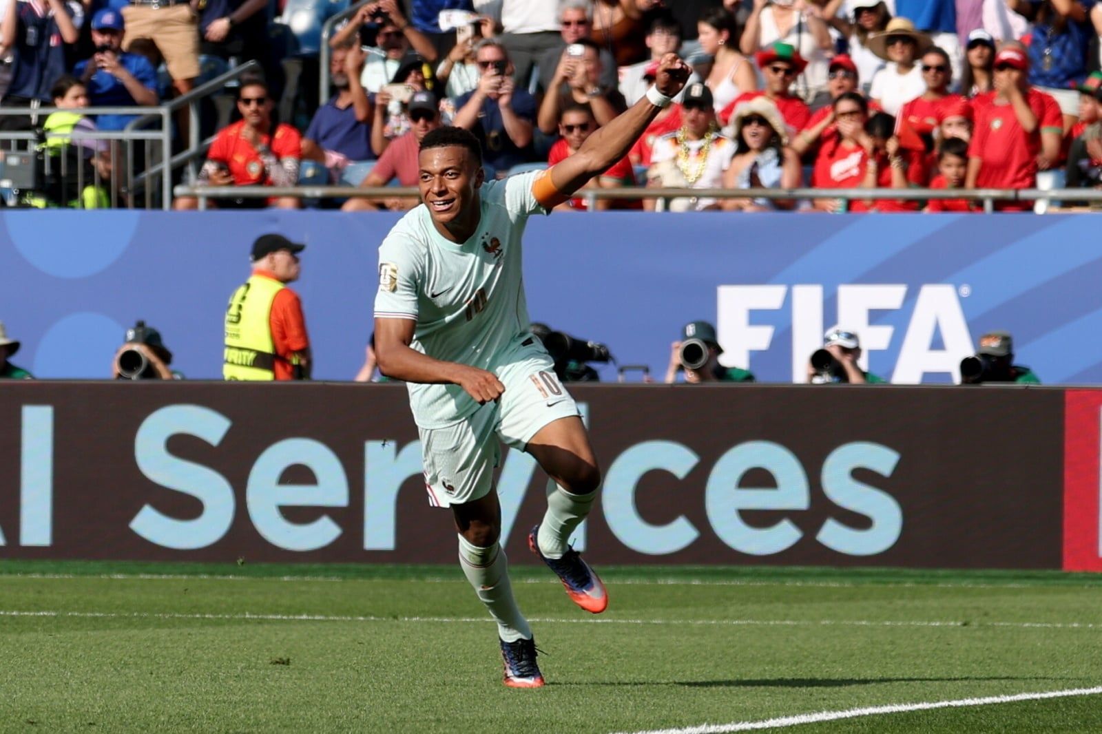 Kylian Mbappe zmarnował rzut karny, ale Francja i tak awansowała do półfinału mundialu.
