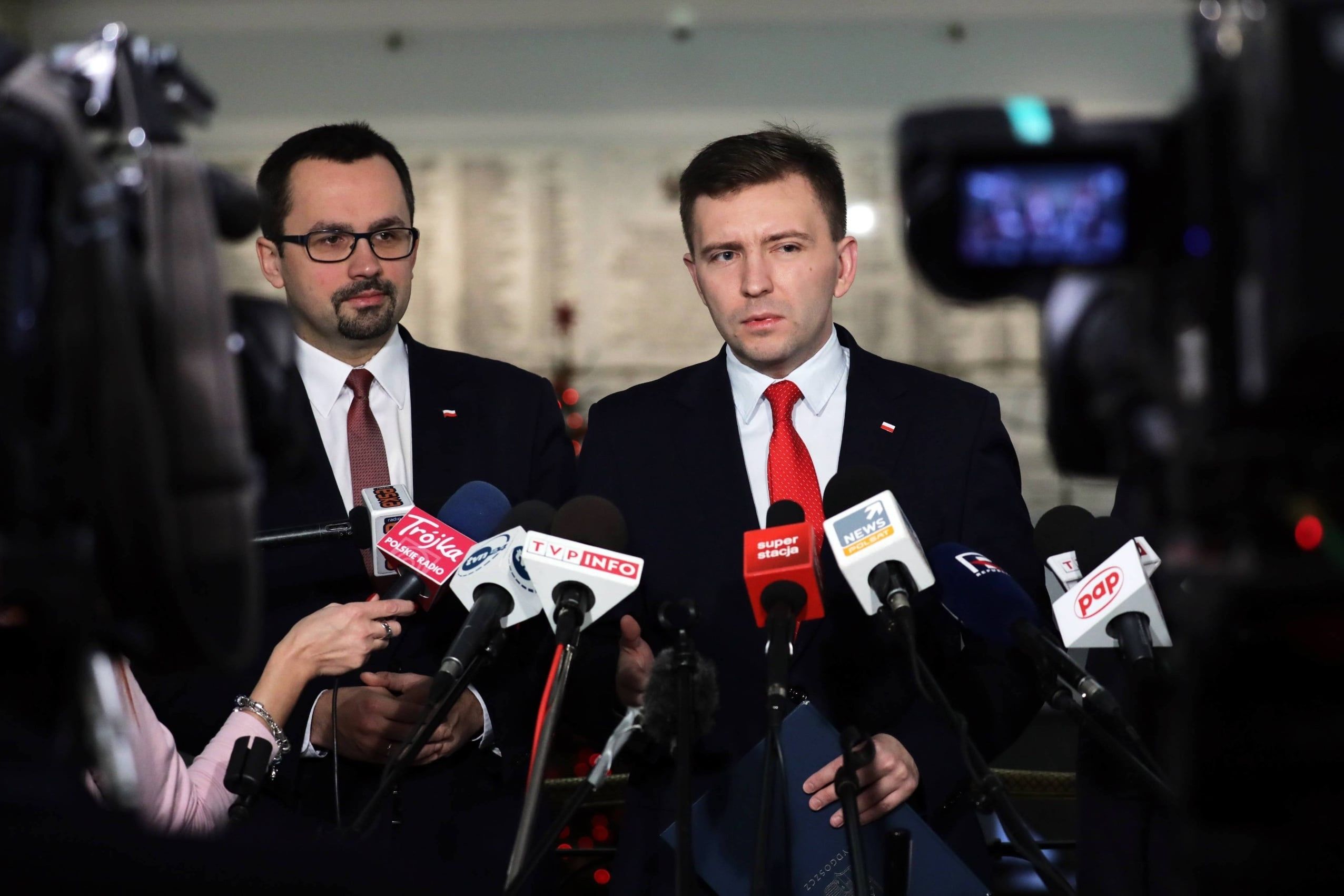 Z PiS związani są od ponad 20 lat. Nadszedł koniec? „Smutek, ale też ulga”