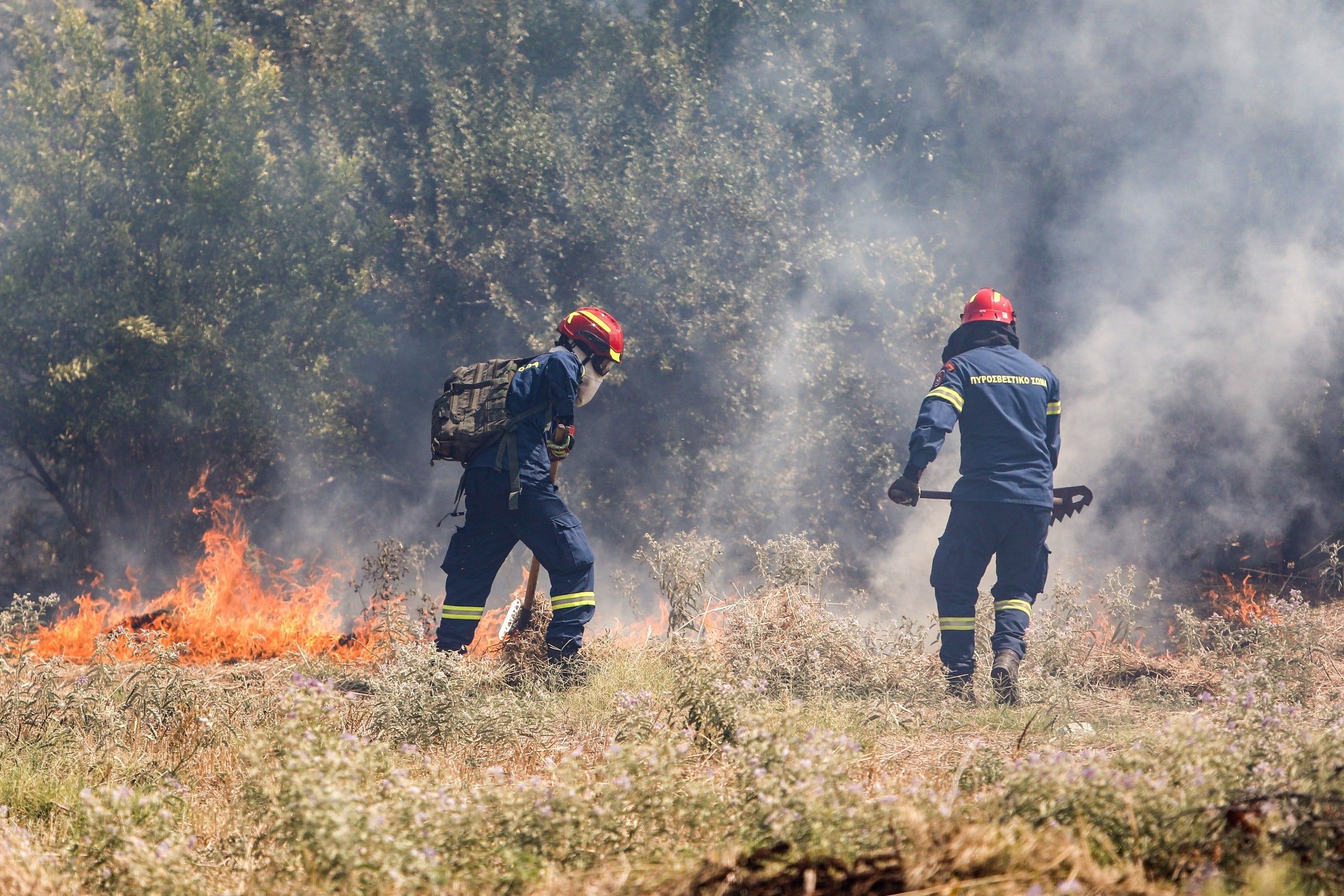 Thessaloniki,,Greece,-,Jul.,18,,2024.,Firefighters,Try,To,Extinguish