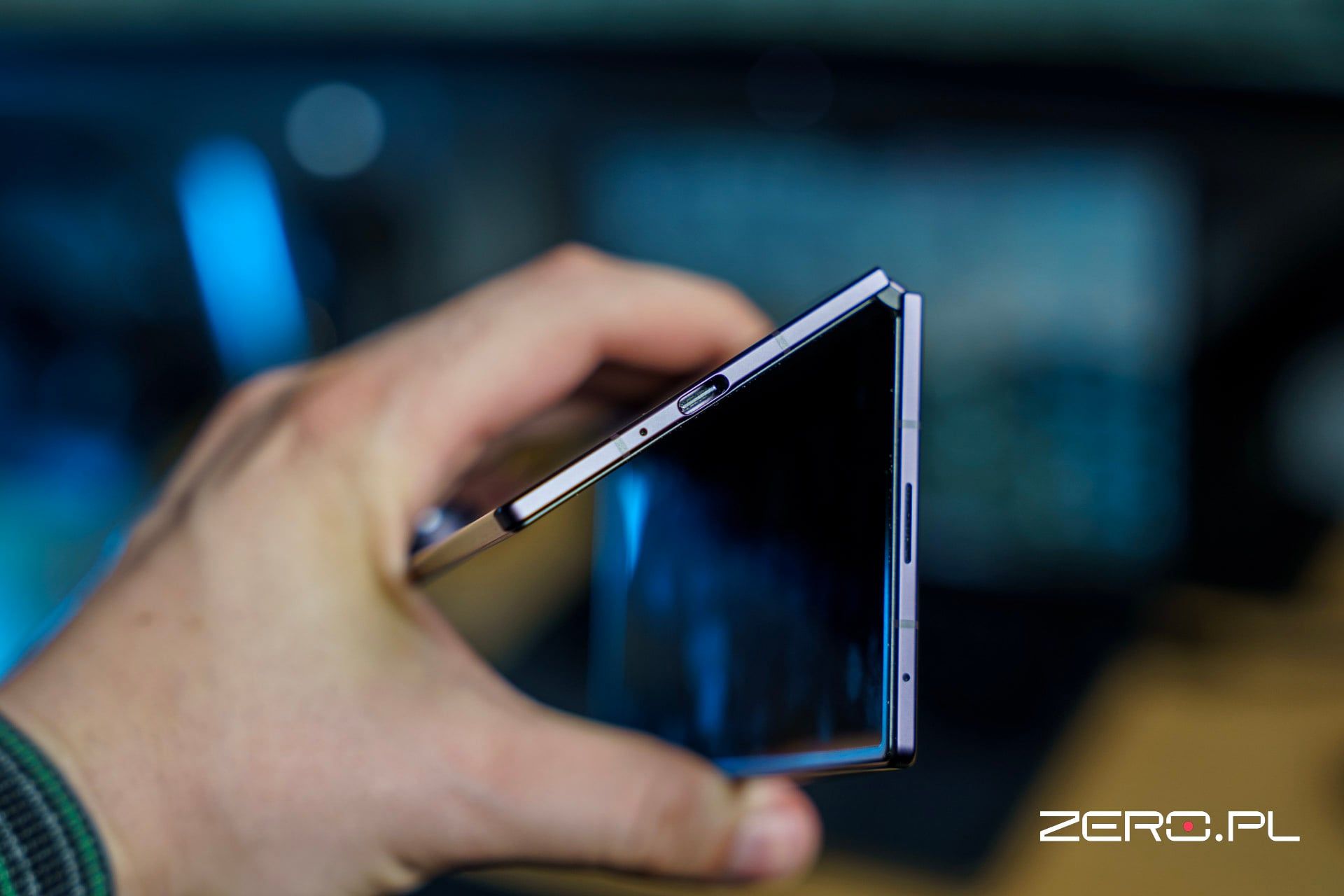 galaxy-z-fold8-ultra-usb-c-2