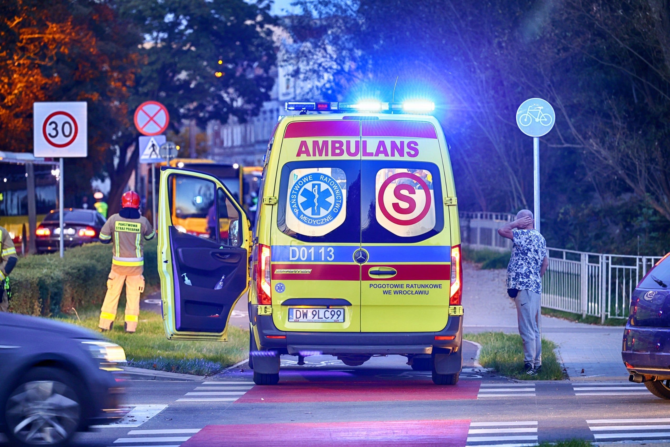 Zespołów ratownictwa jest już blisko 1,8 tys. Ministerstwo Zdrowia podało dane