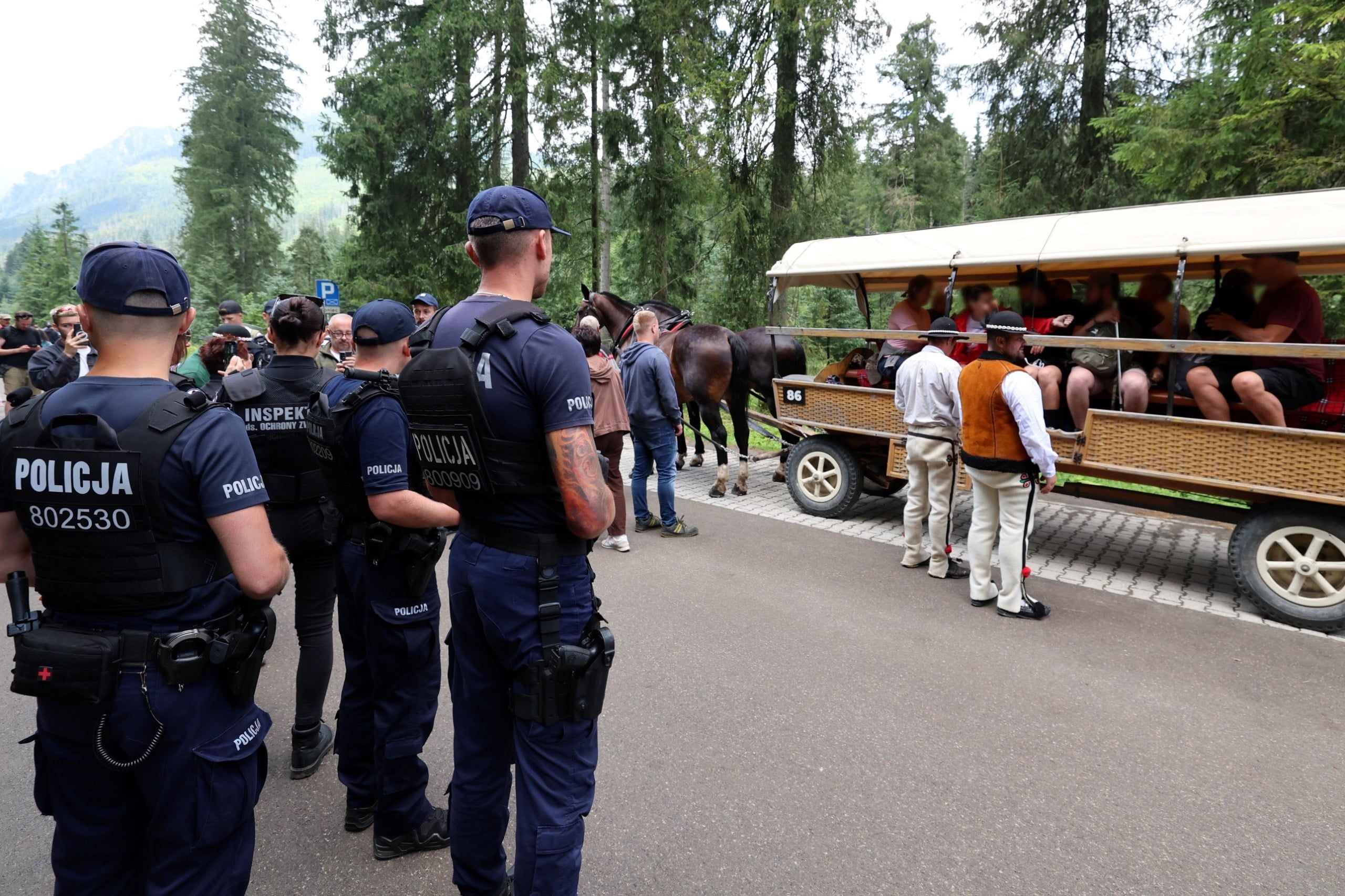 Policja na trasie do Morskiego Oka