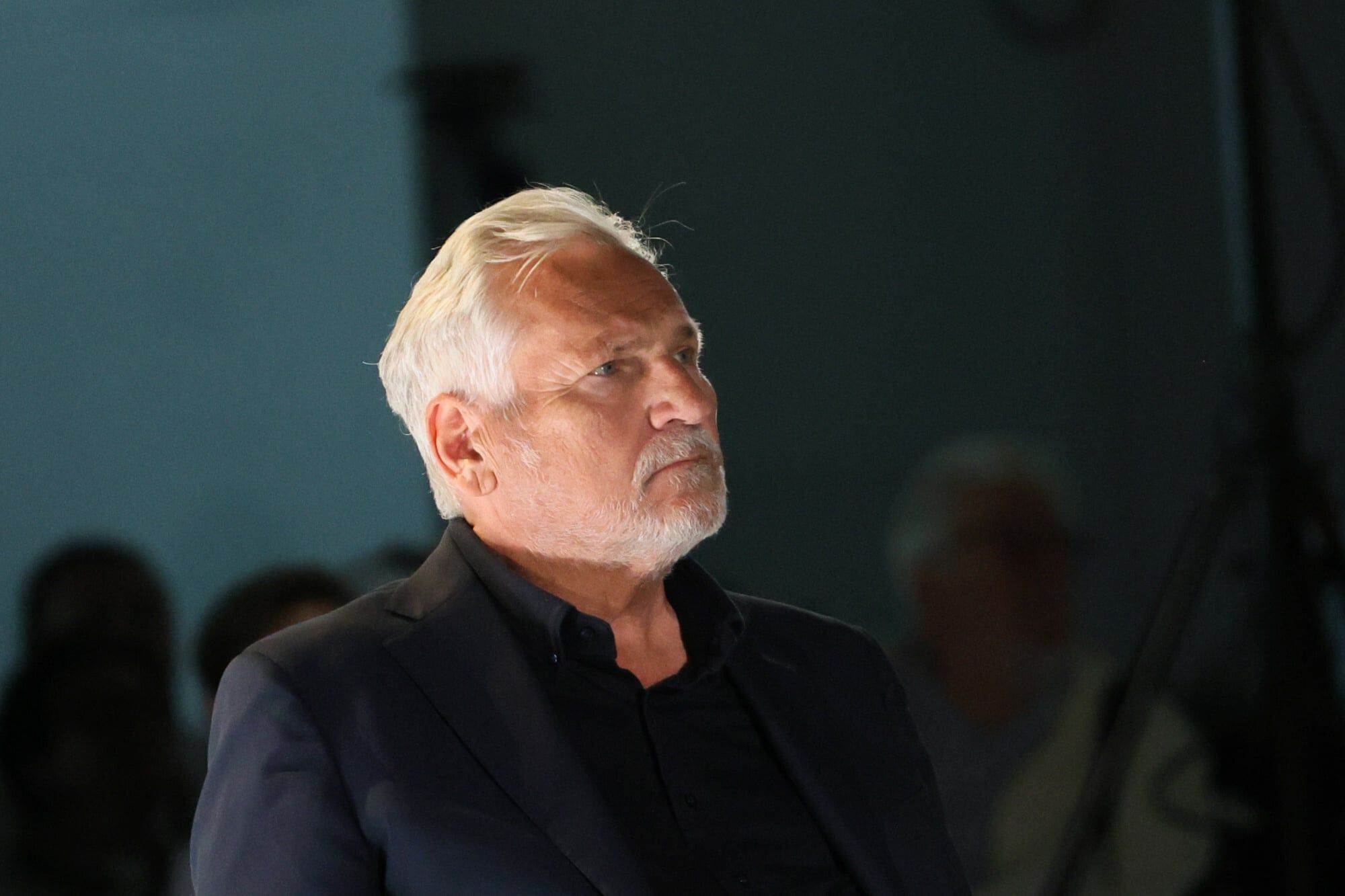 Spotkanie z Aleksandrem Kwa?niewskim w ramach cyklu "Okr?g?y Stó? - historie osobiste"