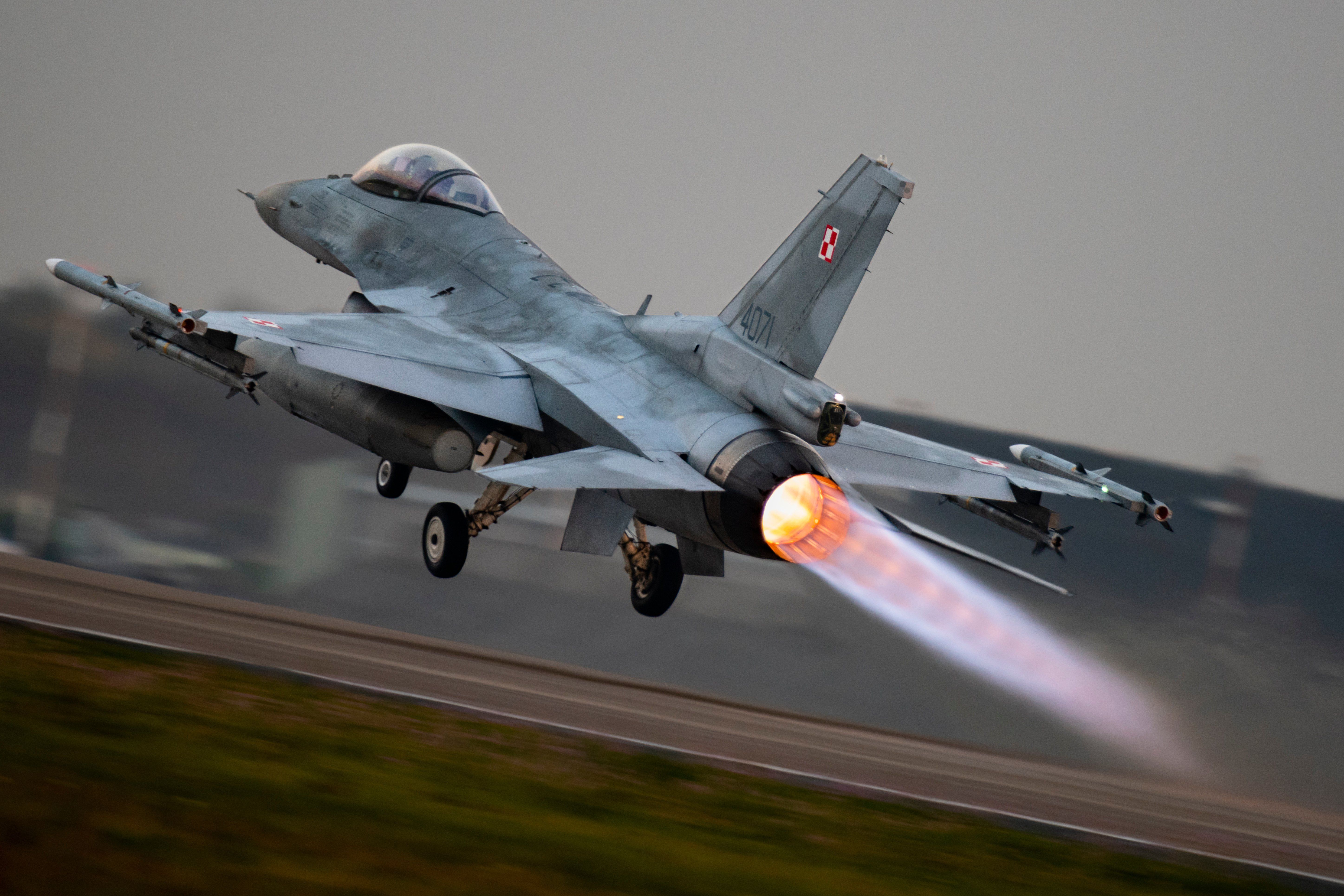 F-16