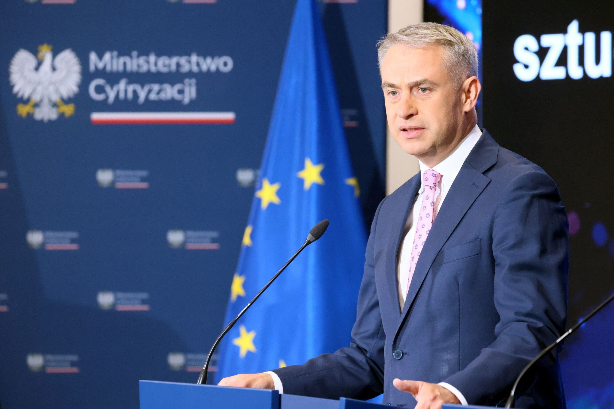 Ministerstwo Cyfryzacji o ustawie ws. AI