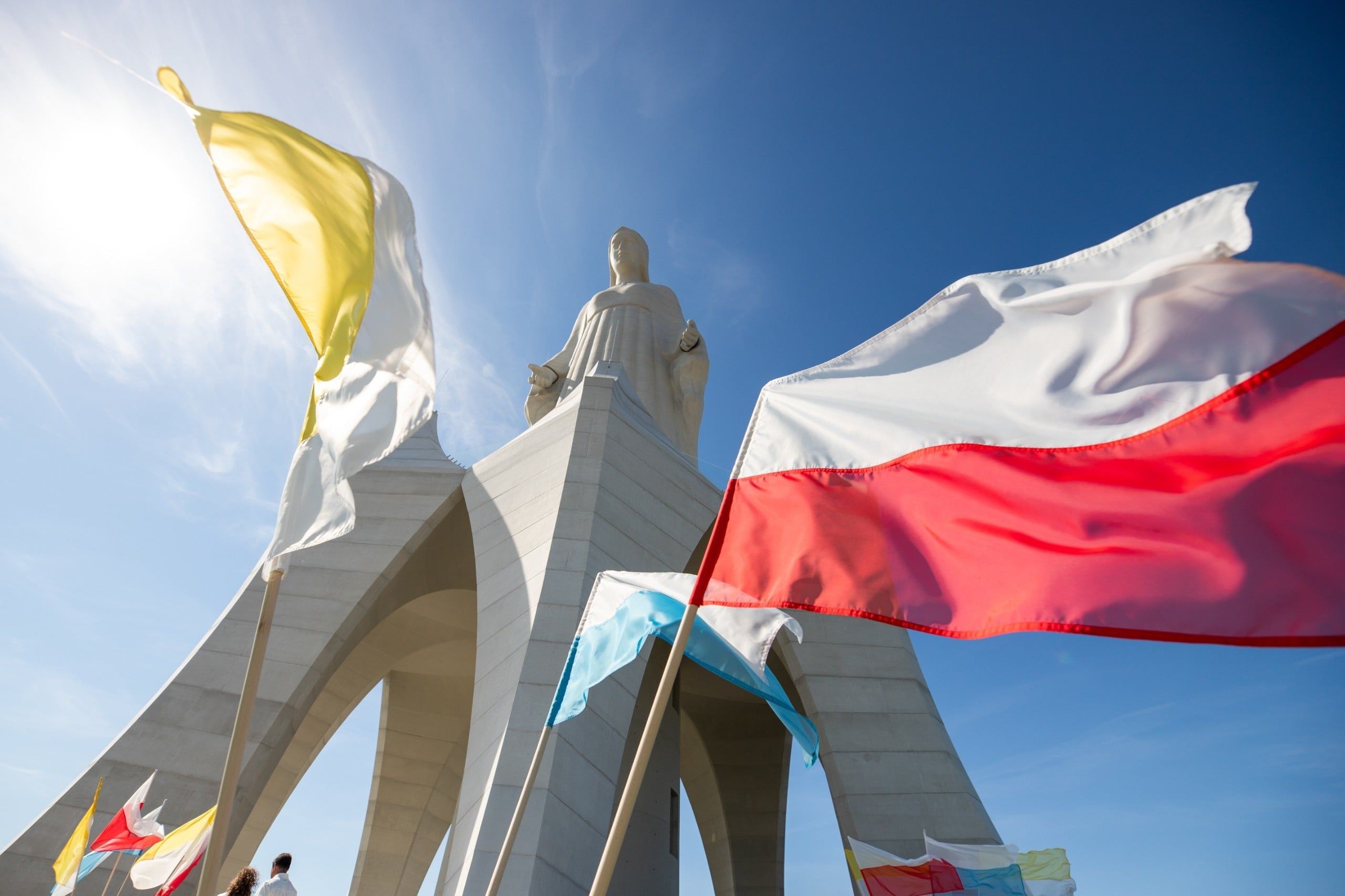 Uroczystość poświęcenia Monumentu Matki Bożej Miłosiernej