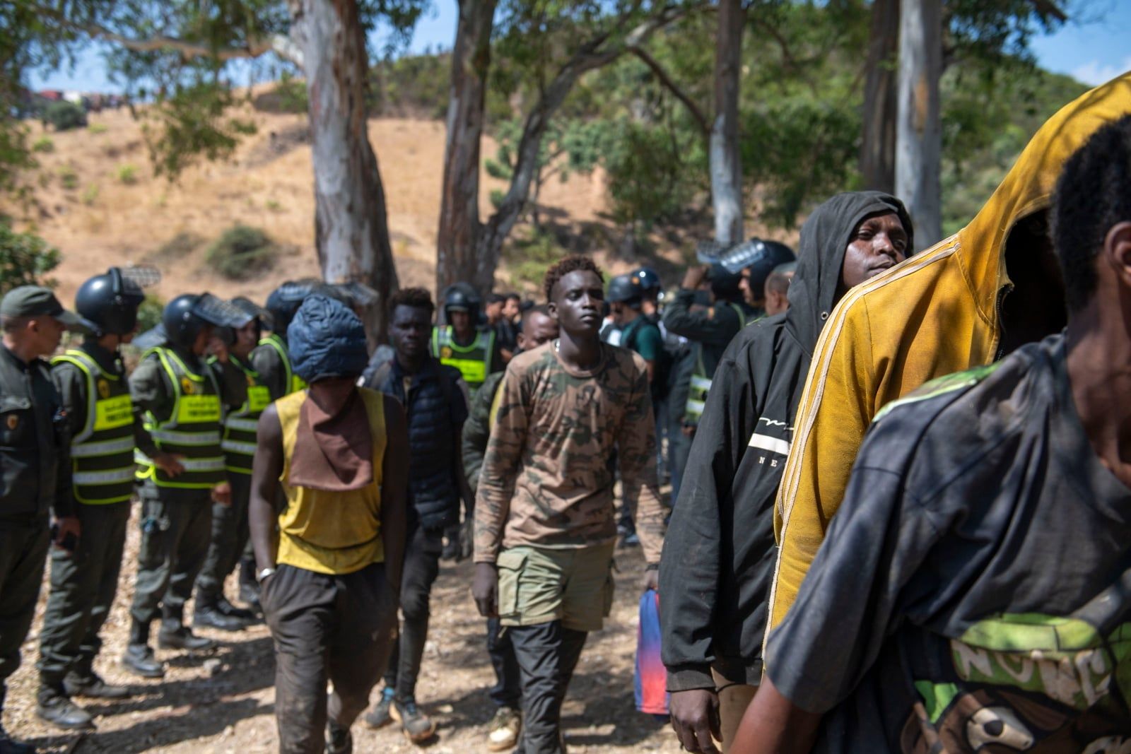 Moroccan authority stops the attempt by hundreds of sub-Saharan migrants to reach Ceuta