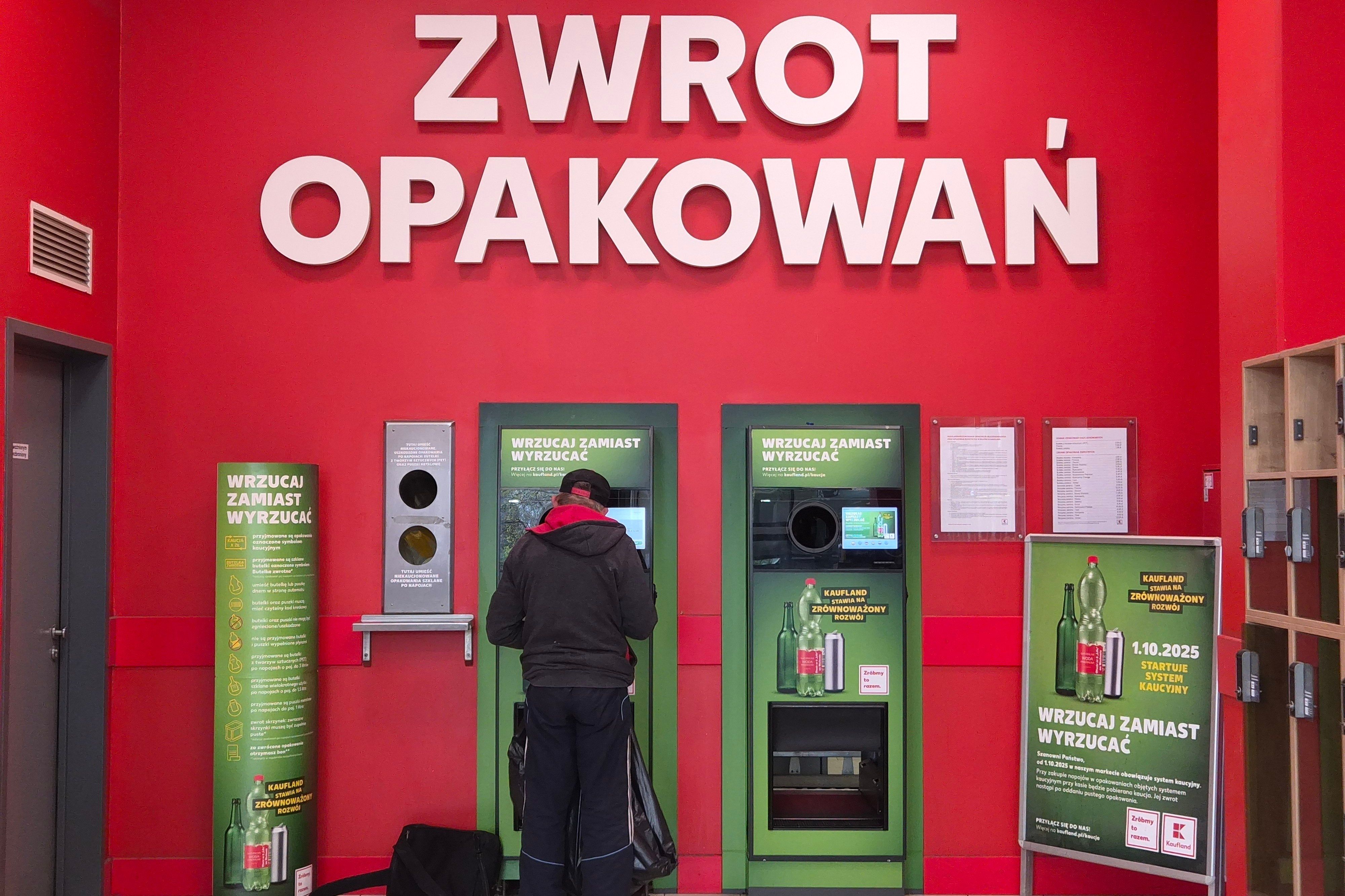 Małpki w systemie kaucyjnym. Decyzja resortu klimatu w drugiej połowie roku.