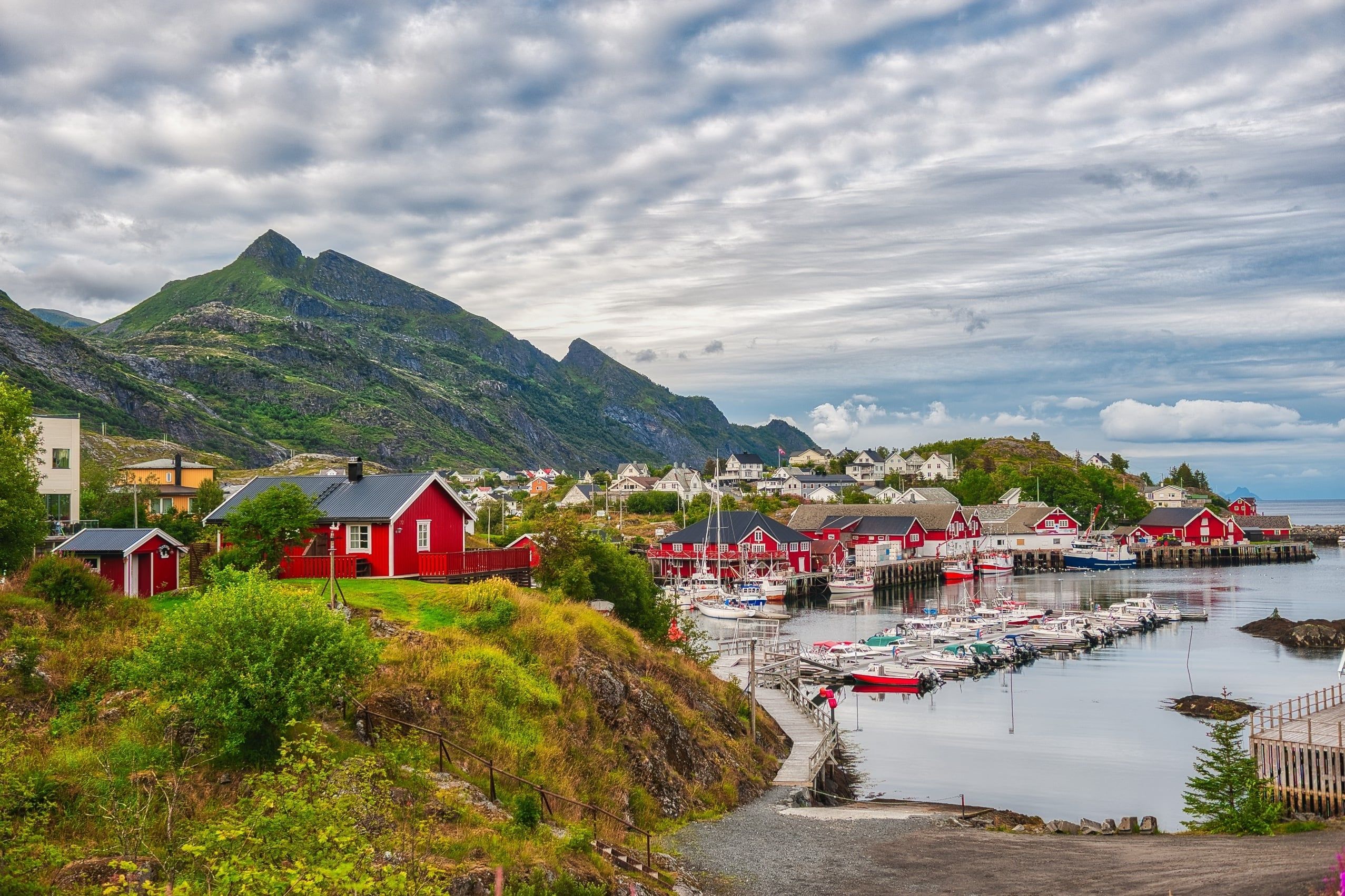 Sorvagen,Is,A,Fishing,Village,In,Moskenes,Municipality,In,Nordland
