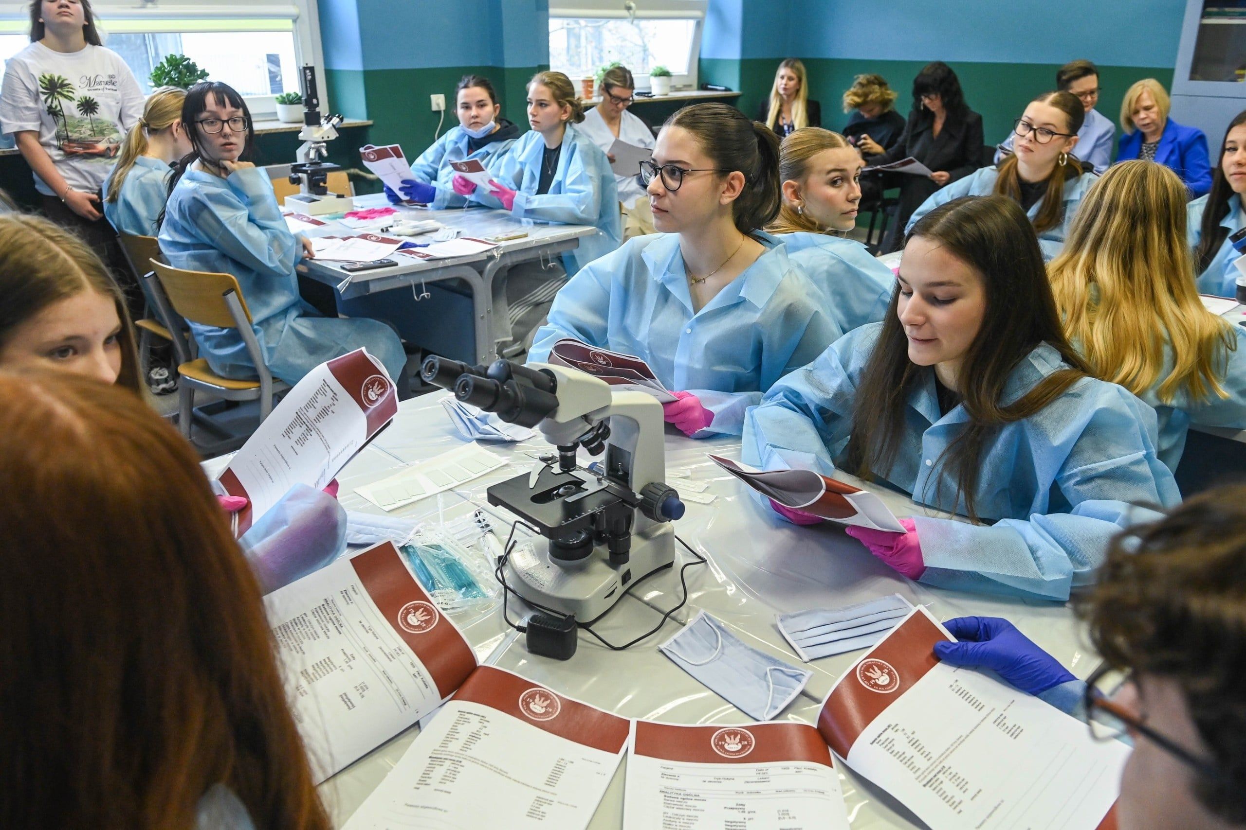 Ręce precz od edukacji zdrowotnej. Dorośli znów spierają się o to, czego potrzebują dzieci
