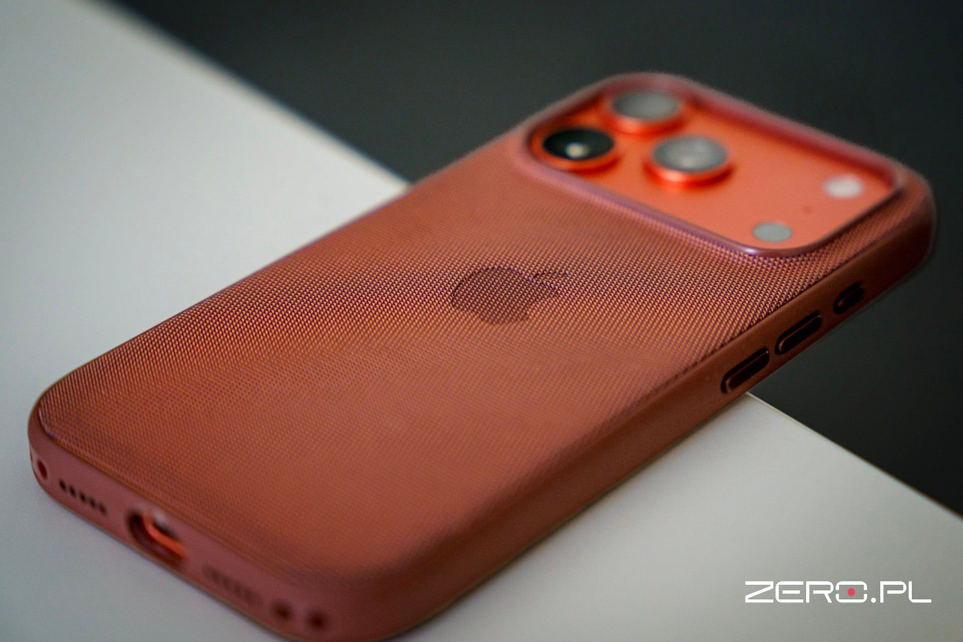 apple-logo-iphone-1