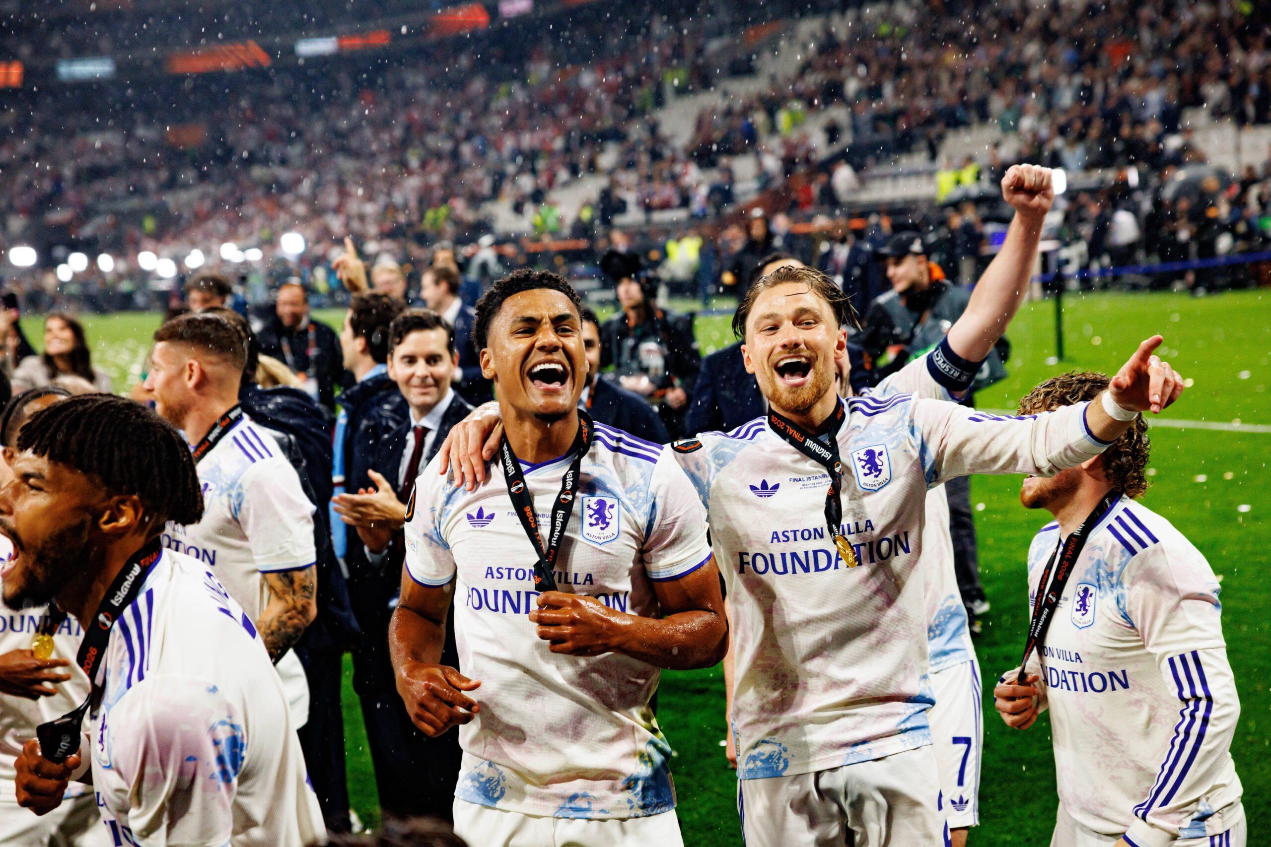 Kolejna duża dziura w zespole Casha. Załata ją niewypał z Chelsea