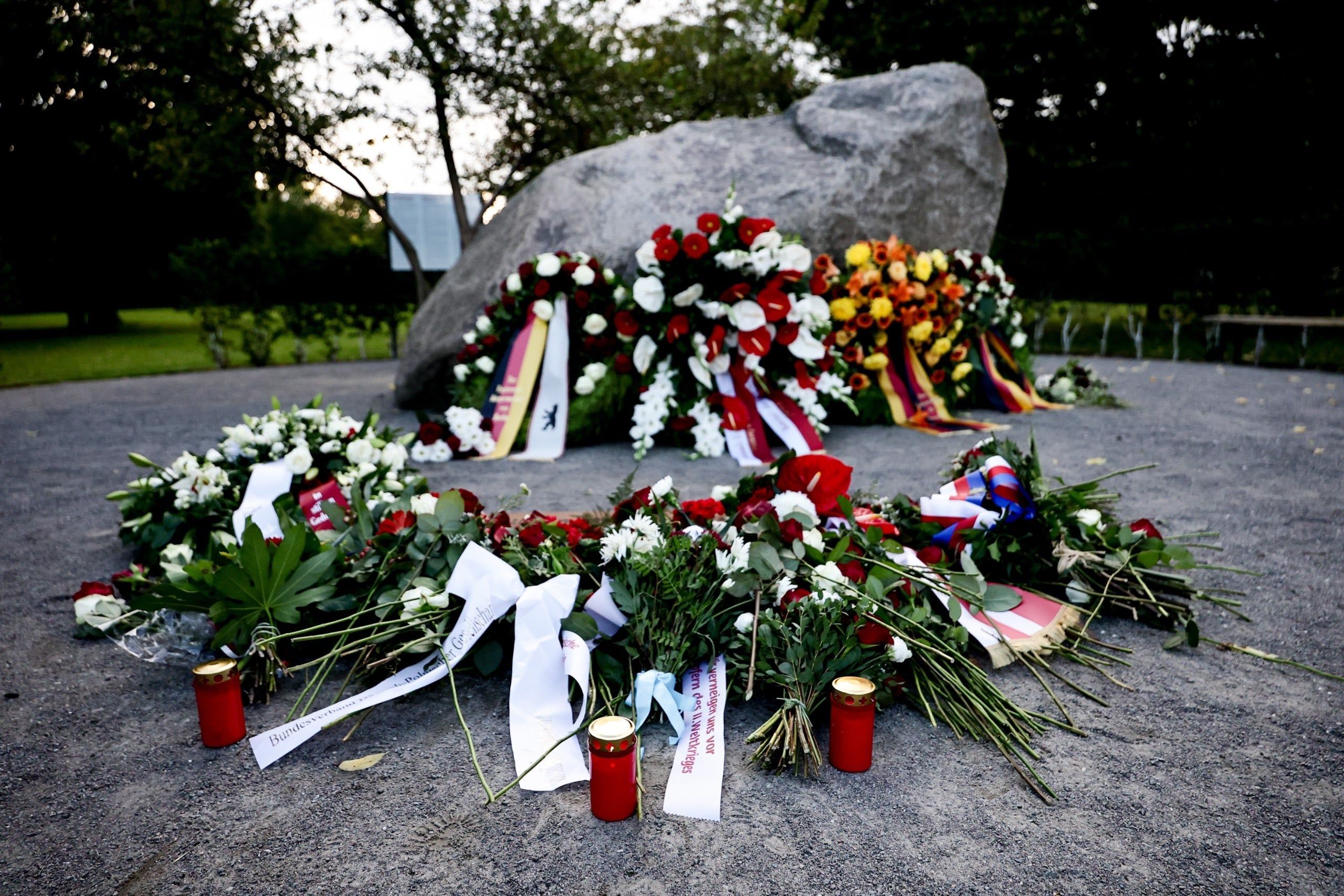 Tymczasowy pomnik upamiętniający polskie ofiary niemieckiej okupacji. Berlin