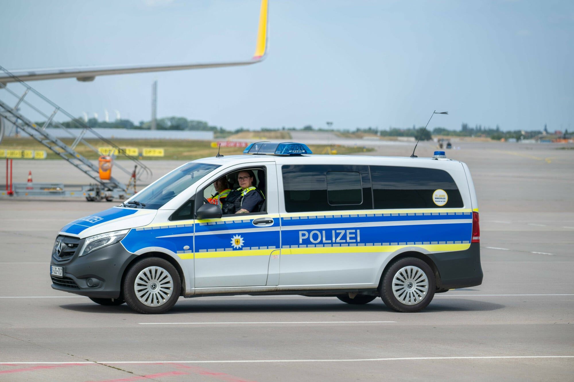 Uzbrojony dron na lotnisku w Lipsku