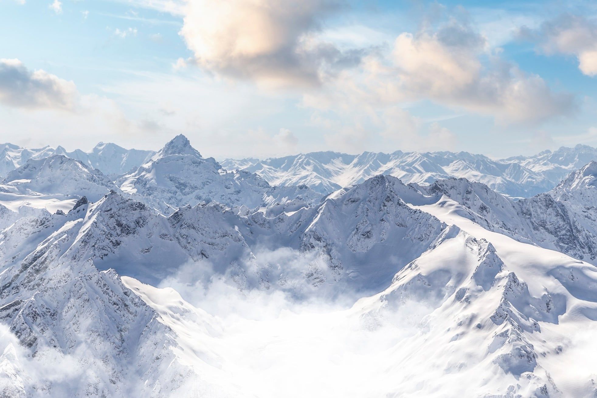 Panorama,Of,Winter,Mountains,With,Blue,Sky,In,Caucasus,Region,elbrus