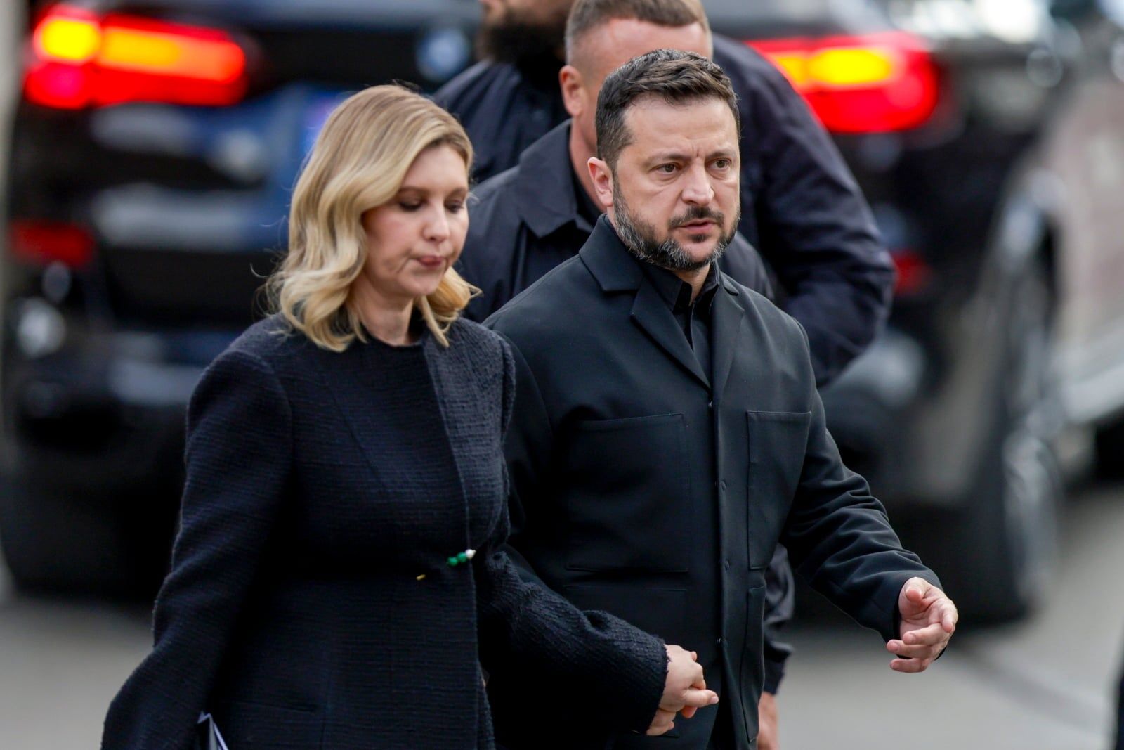 Samolot Zełenskiego niemal trafiony przez drona podczas startu z Kiszyniowa