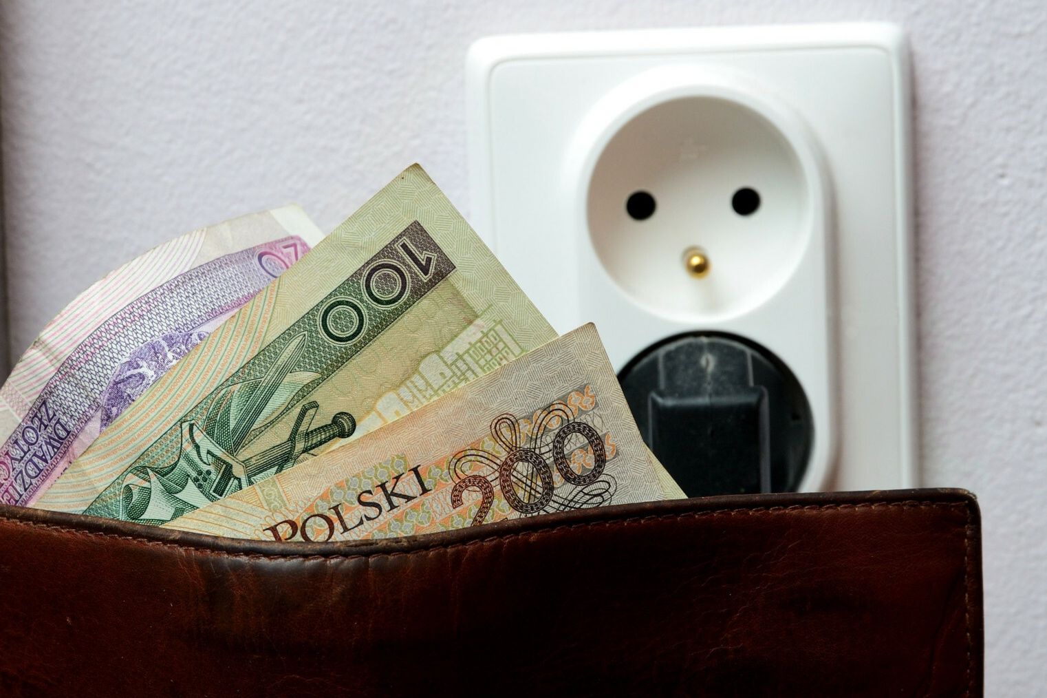 Czarne chmury nad portfelami Polaków. Nadchodzi bolesna podwyżka prądu