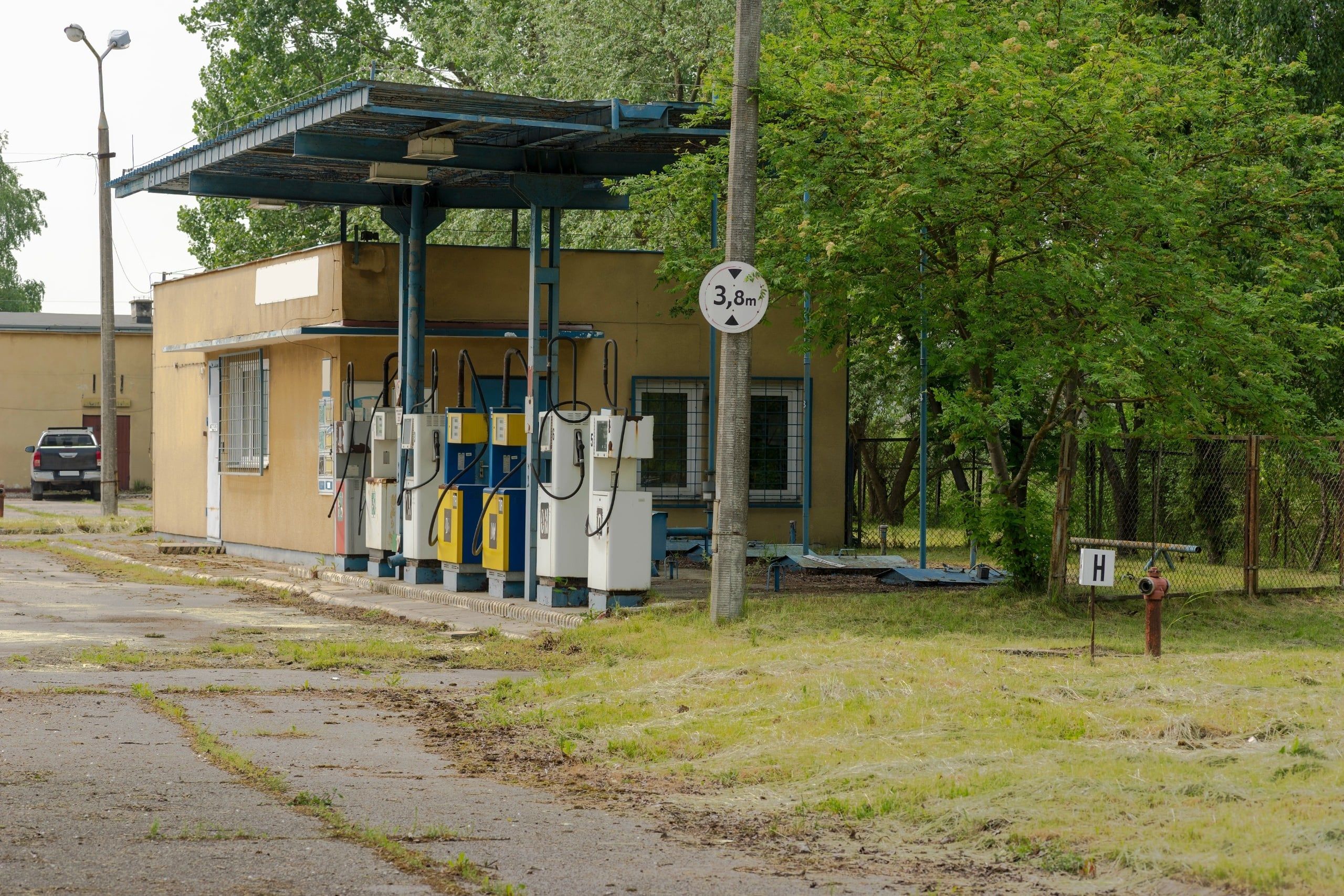 Niezrzeszone stacje benzynowe często nie są w stanie utrzymać niskiej ceny na pylonie