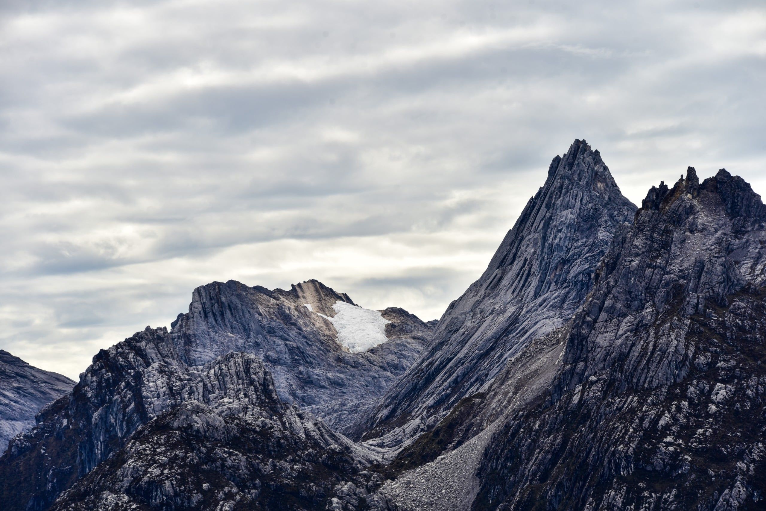 Glacier,At,Puncak,Jayawijaya,,Mount,Cartenz,Papua,Indonesia