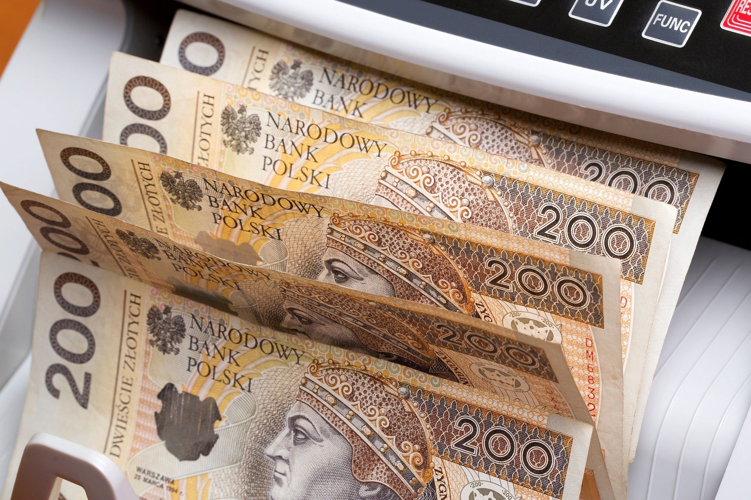 Polish,Money,-,Zloty,In,A,Counting,Machine