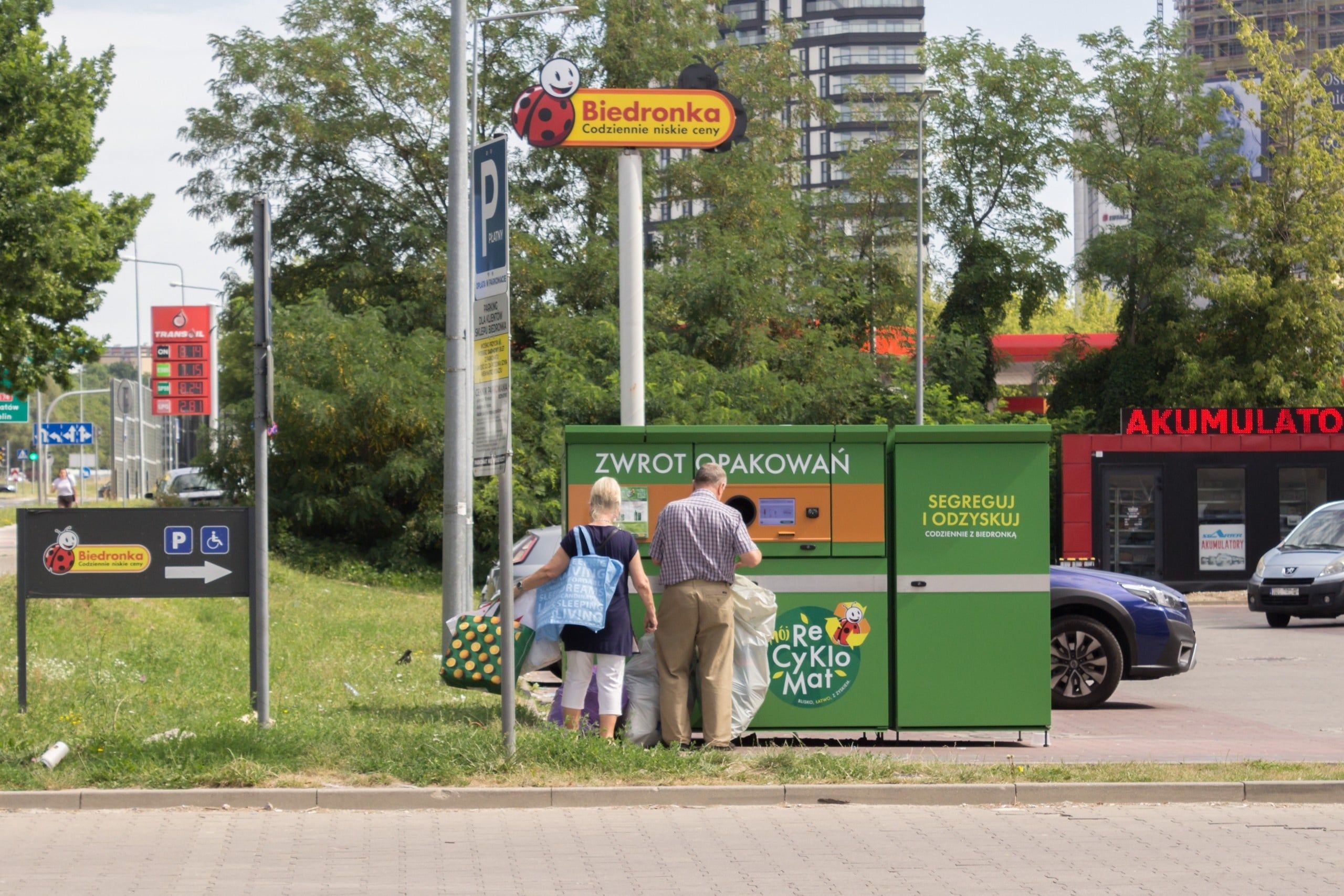 75 proc. osób korzysta i zamierza dalej korzystać z systemu kaucyjnego – pokazuje nowe badanie