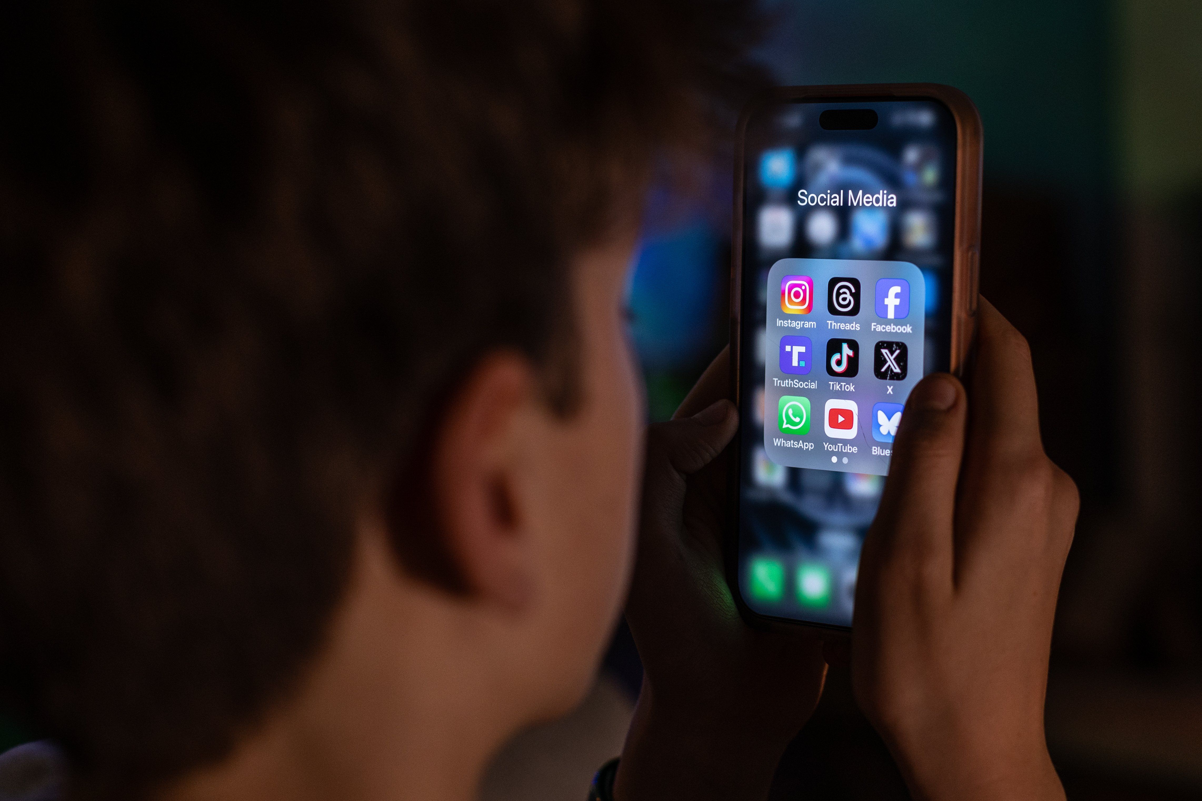 Australia Bans Social Media For Under 16s