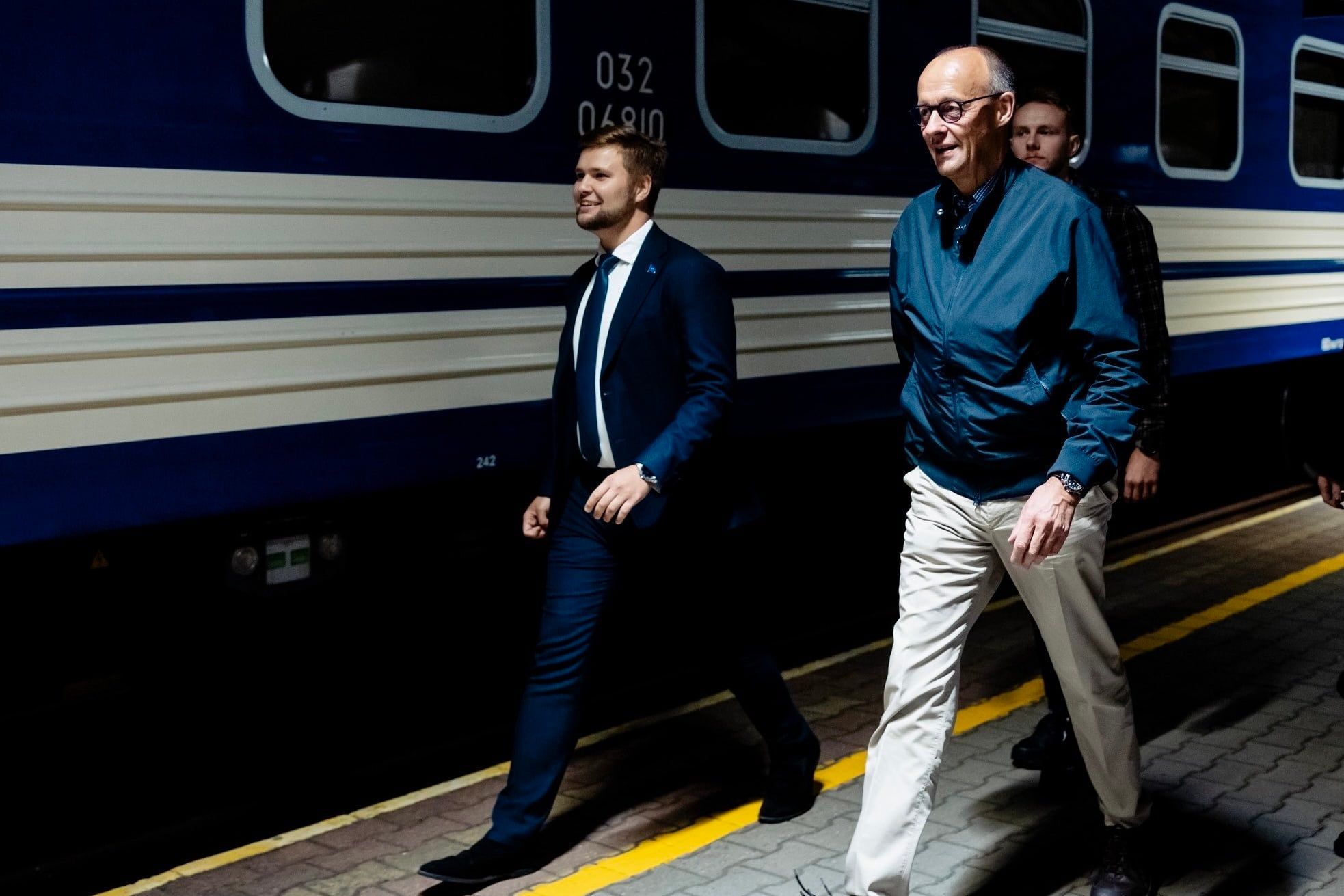 Kanclerz Niemiec Friedrich Merz na dworcu w Kijowie