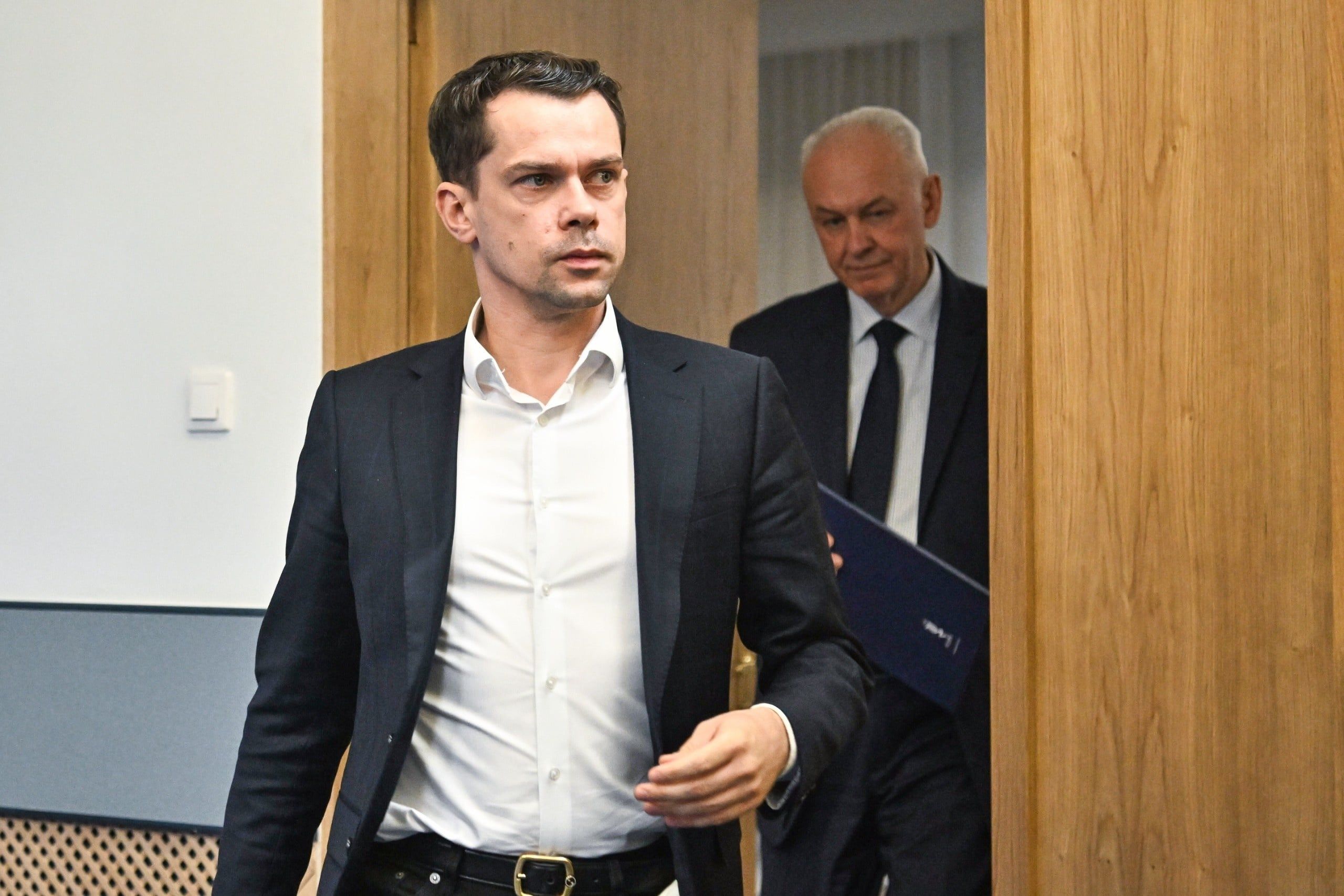 Posłowie reagują na reportaż o Kołodziejczaku. „Powinien zrzec się mandatu”
