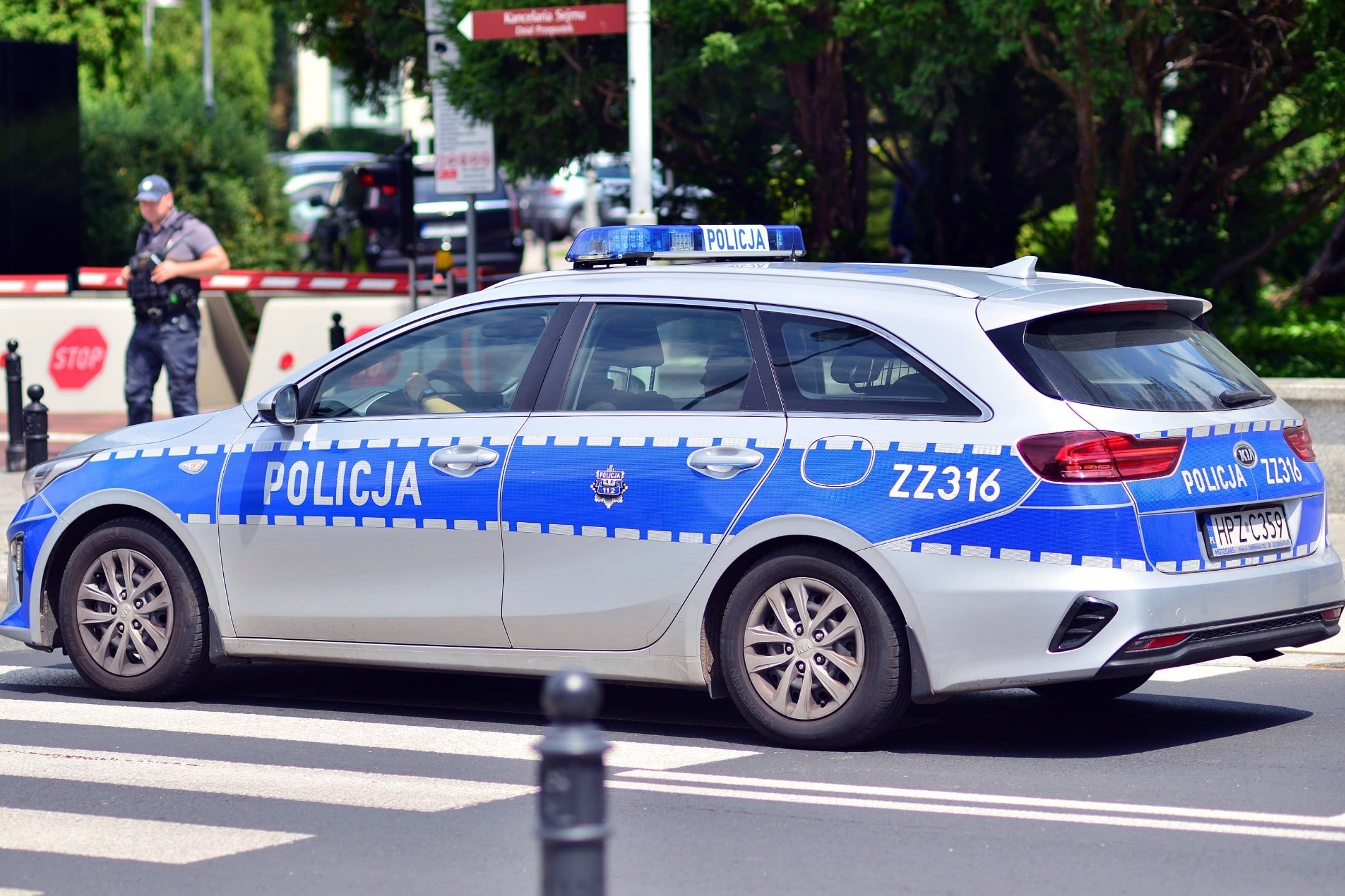 Czterech nastolatków zatrzymanych. Groźby w sieci po atakach