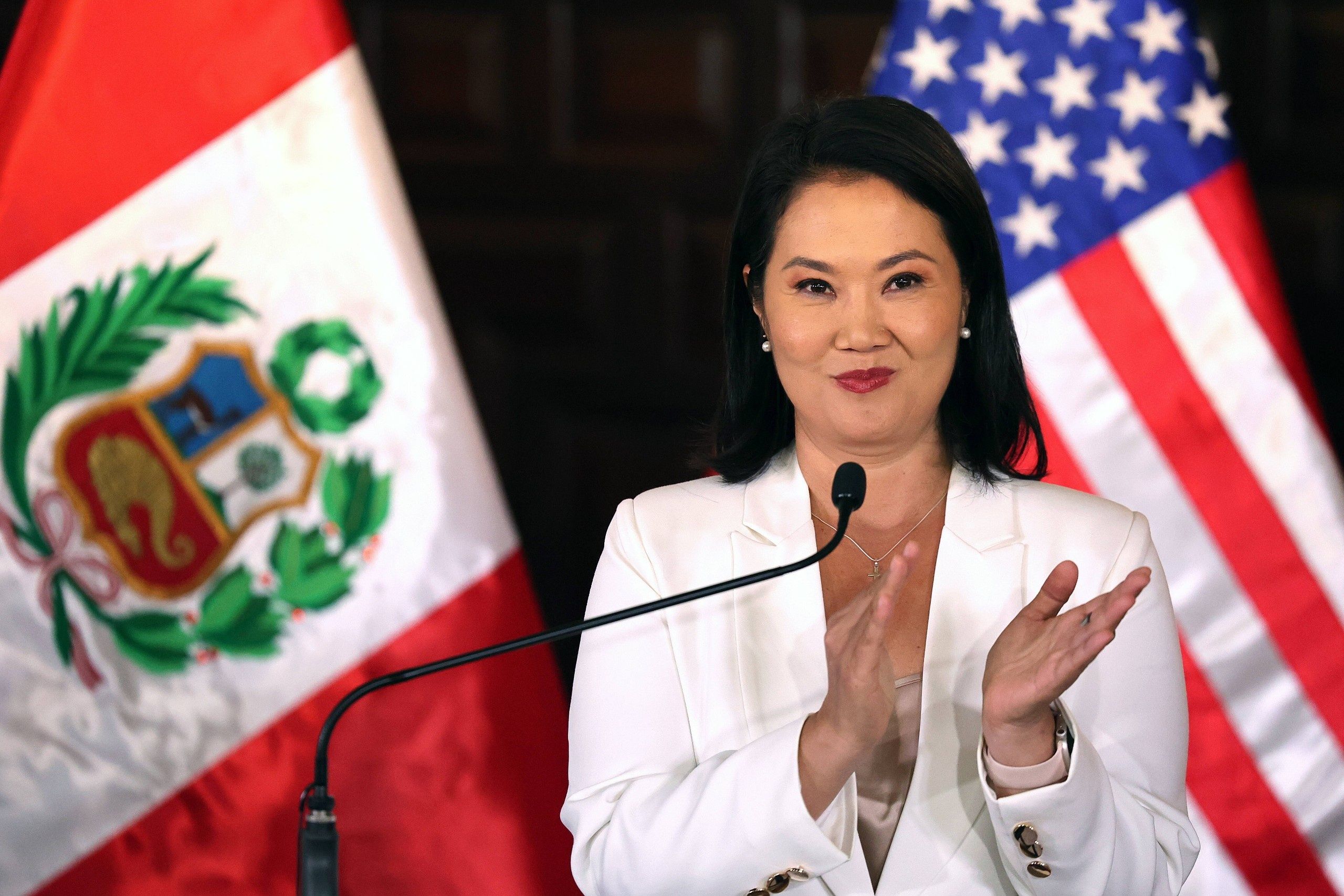 Peru zaostrza zasady w szkołach. Zakaz farbowania włosów i makijażu