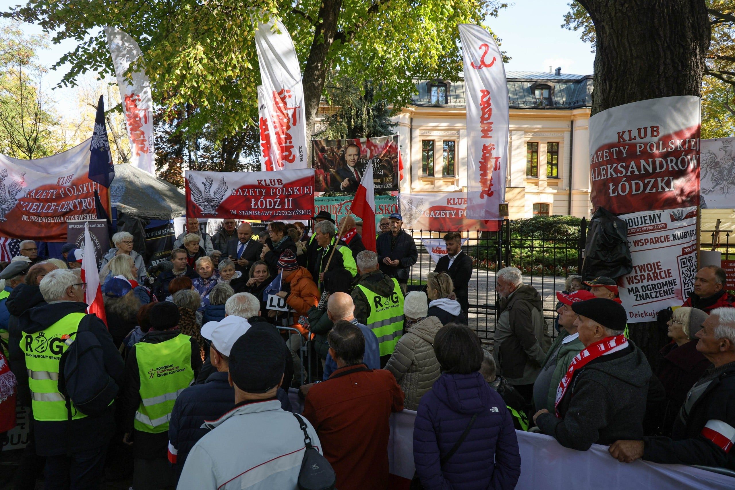 protest przed Trybunałem Konstytucyjnym